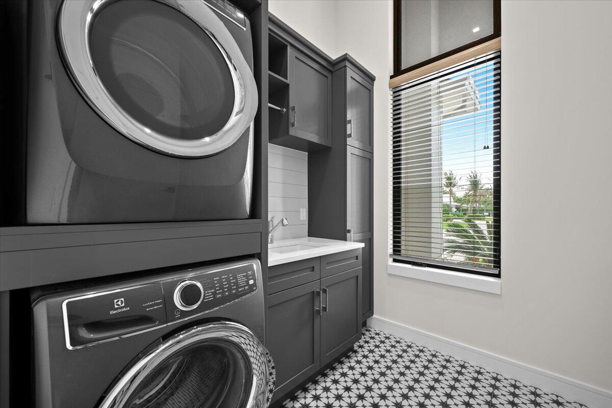 187 Shelter, Jupiter FL 33469