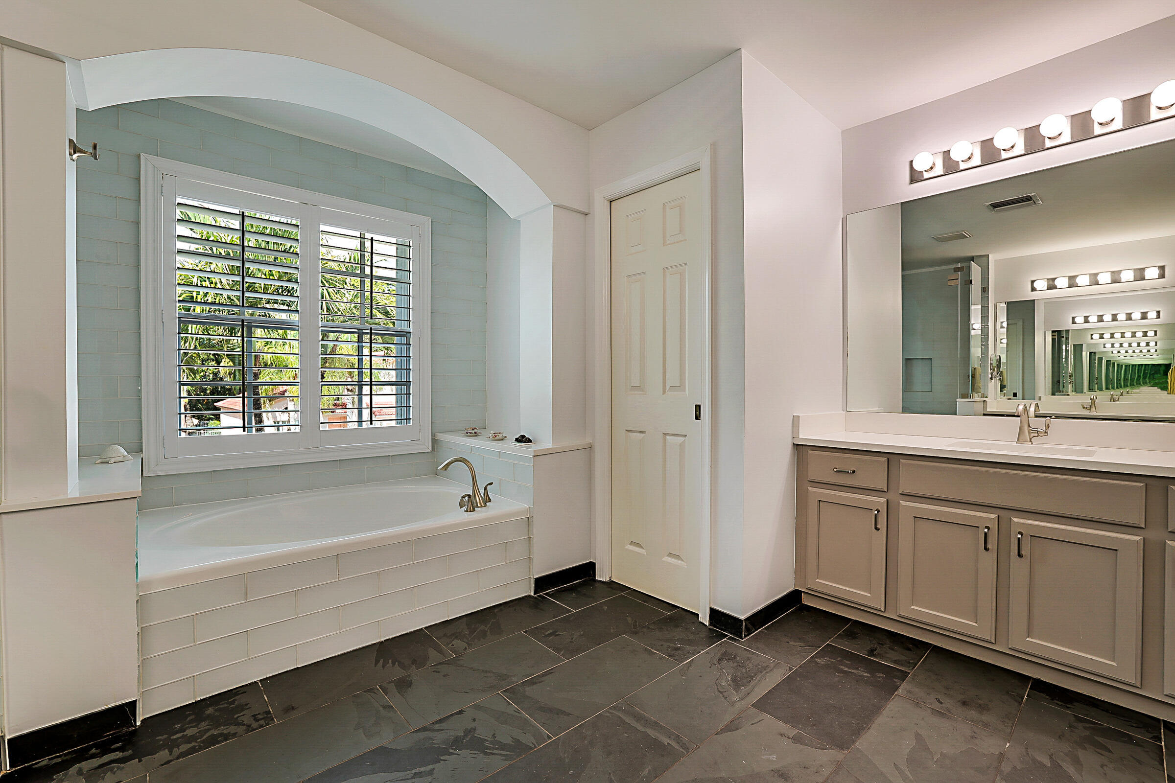 458 Woodview, Palm Beach Gardens FL 33418