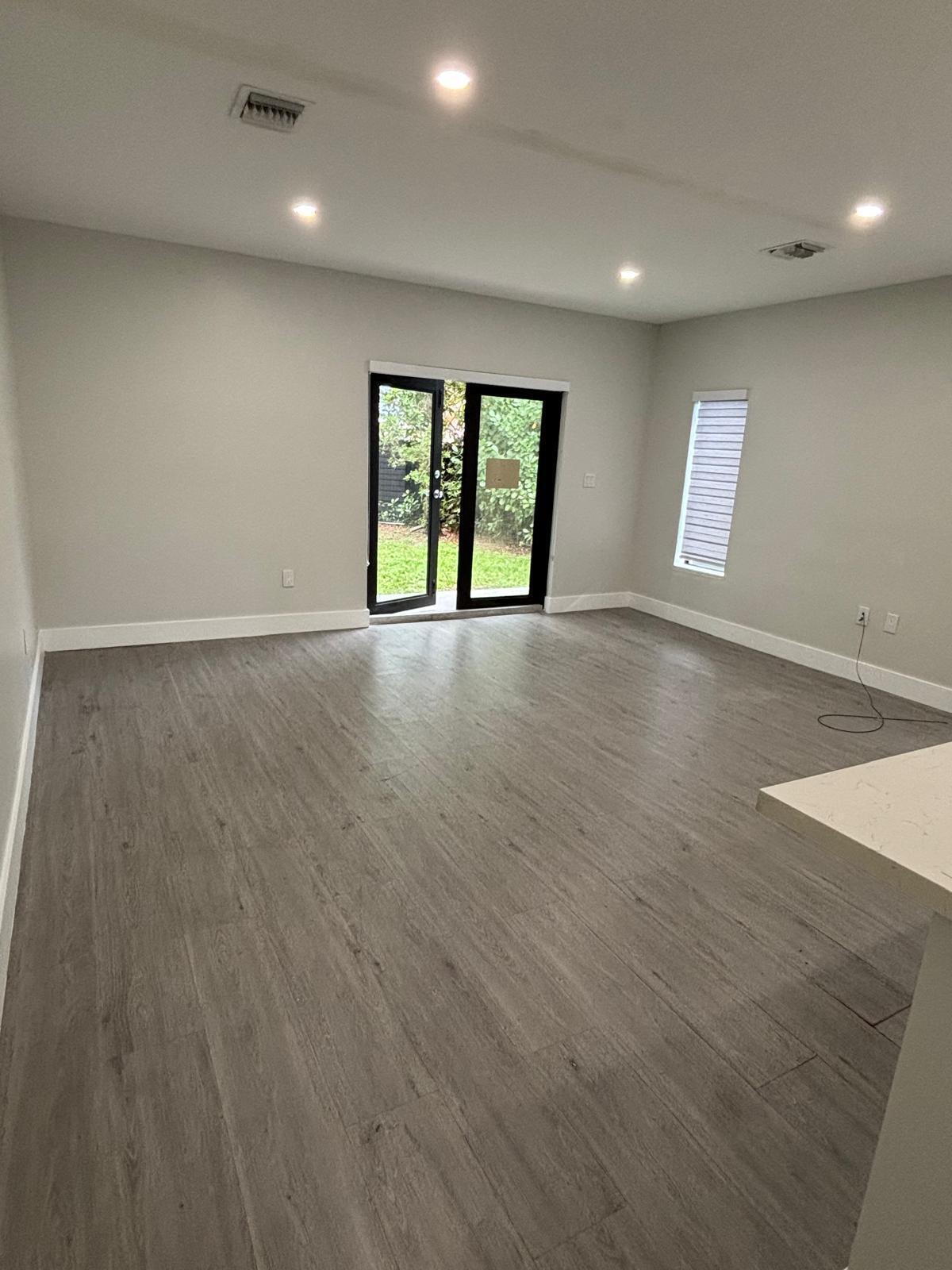 2210 W 5th, Hialeah FL 33010