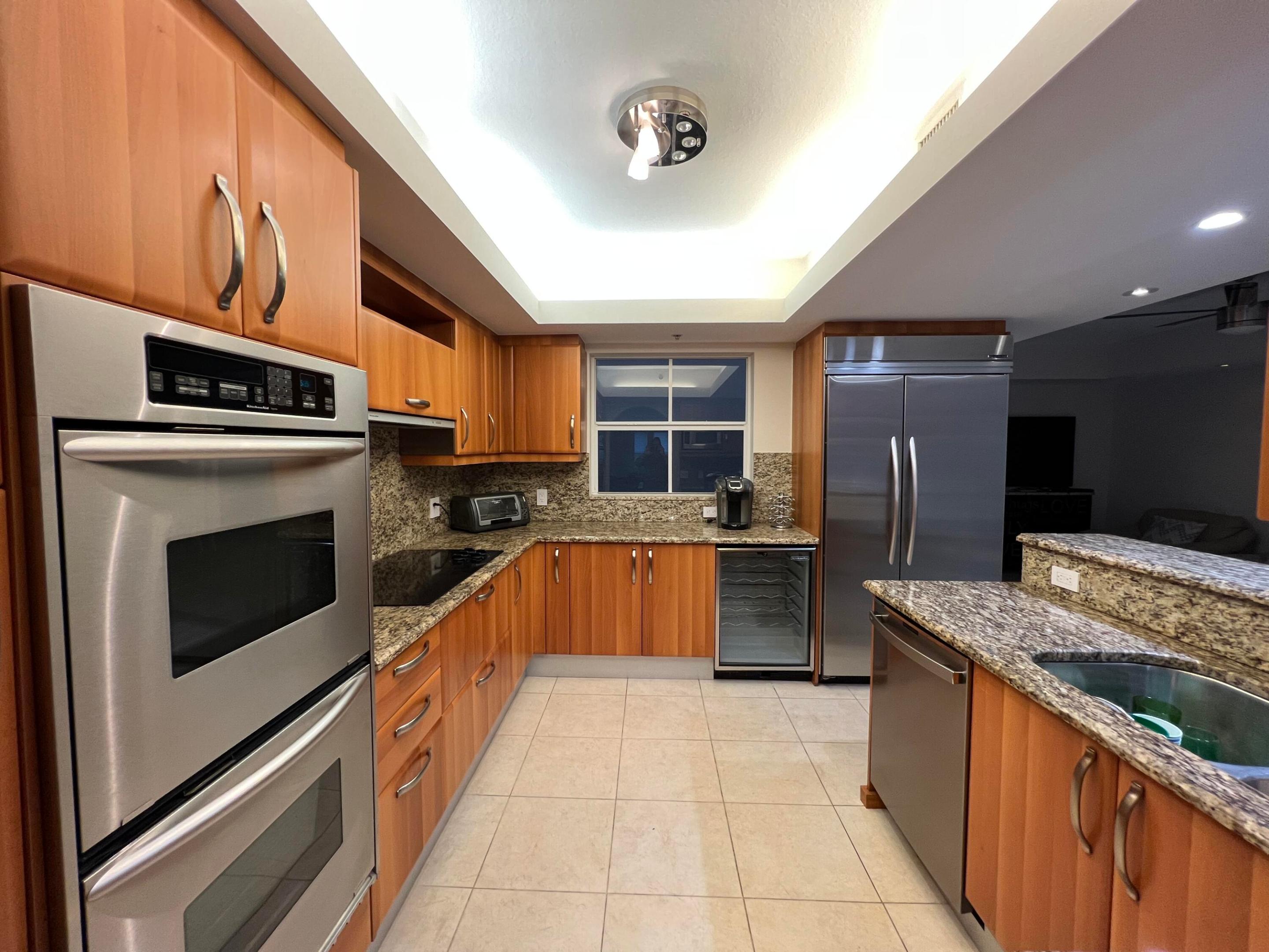 2051 SE 3rd #Th3, Deerfield Beach FL 33441