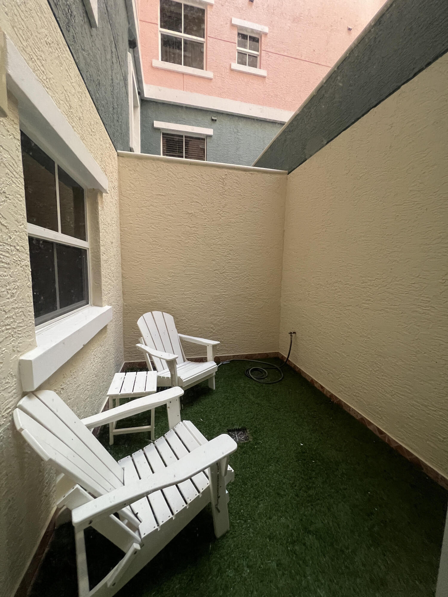 2051 SE 3rd #Th3, Deerfield Beach FL 33441