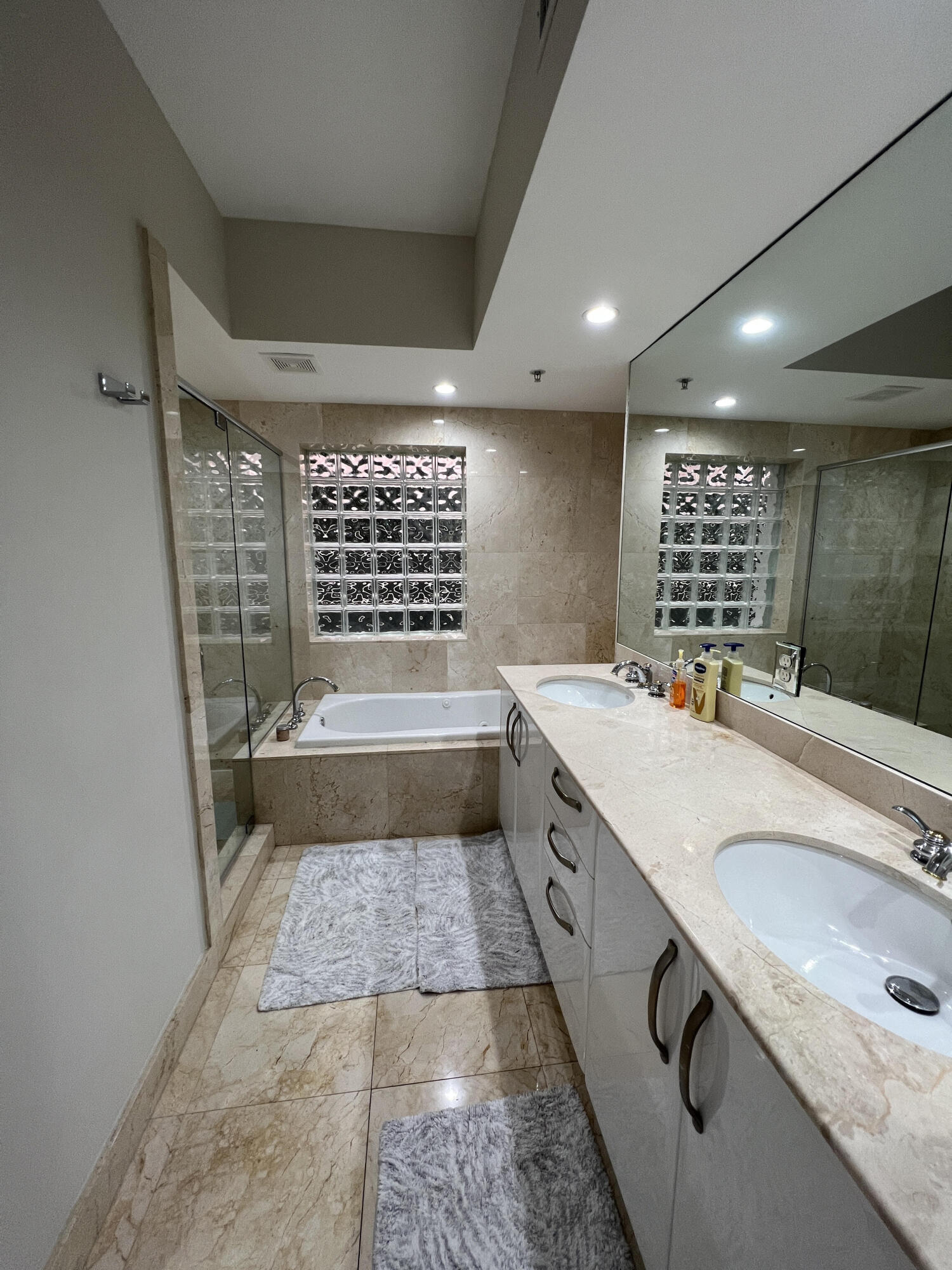2051 SE 3rd #Th3, Deerfield Beach FL 33441