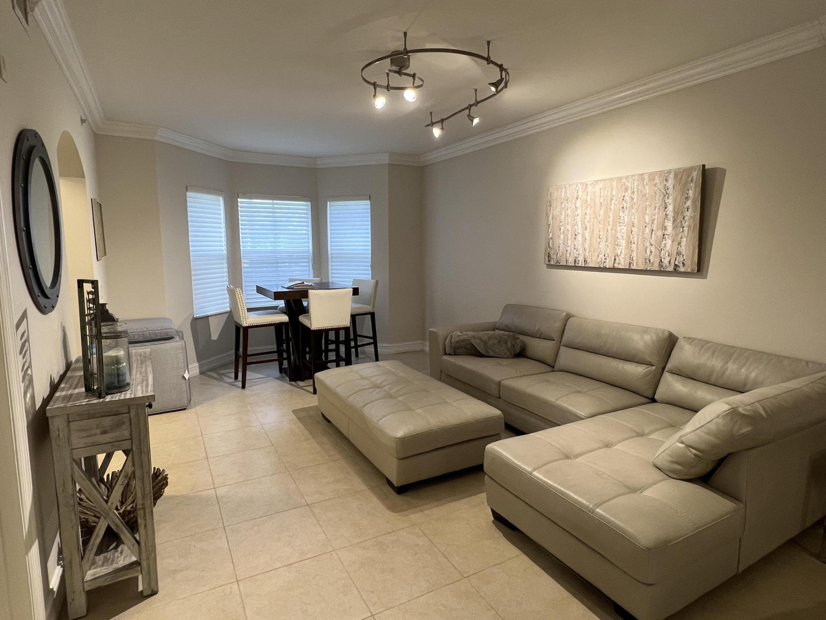 2051 SE 3rd #Th3, Deerfield Beach FL 33441