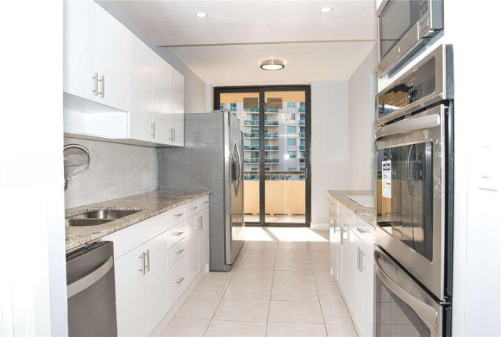 19355 Turnberry #3d, Miami FL 33180