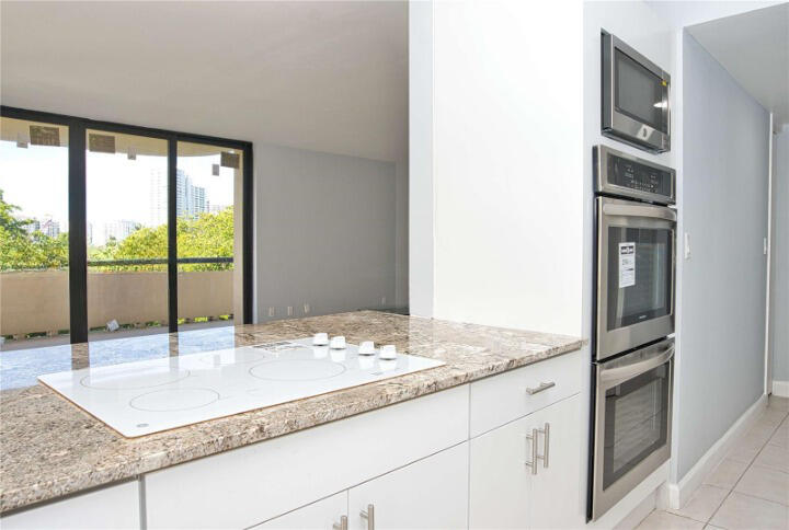 19355 Turnberry #3d, Miami FL 33180
