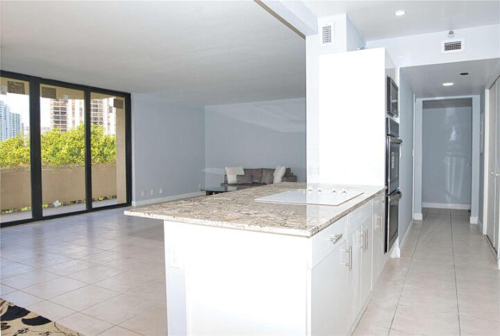 19355 Turnberry #3d, Miami FL 33180