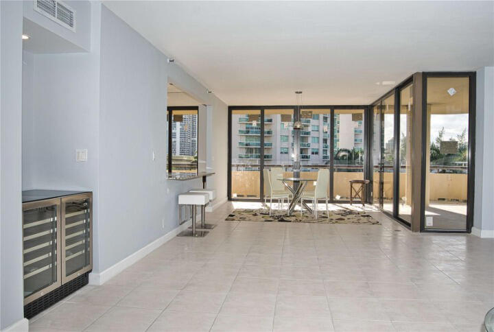 19355 Turnberry #3d, Miami FL 33180