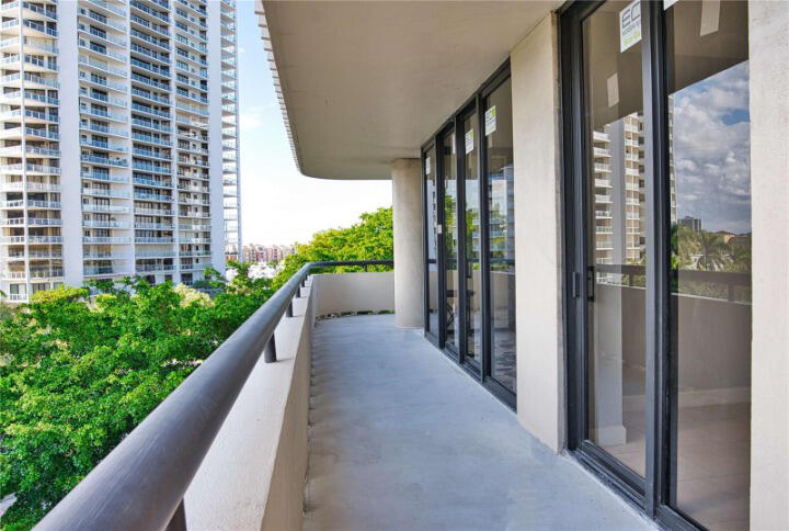 19355 Turnberry #3d, Miami FL 33180