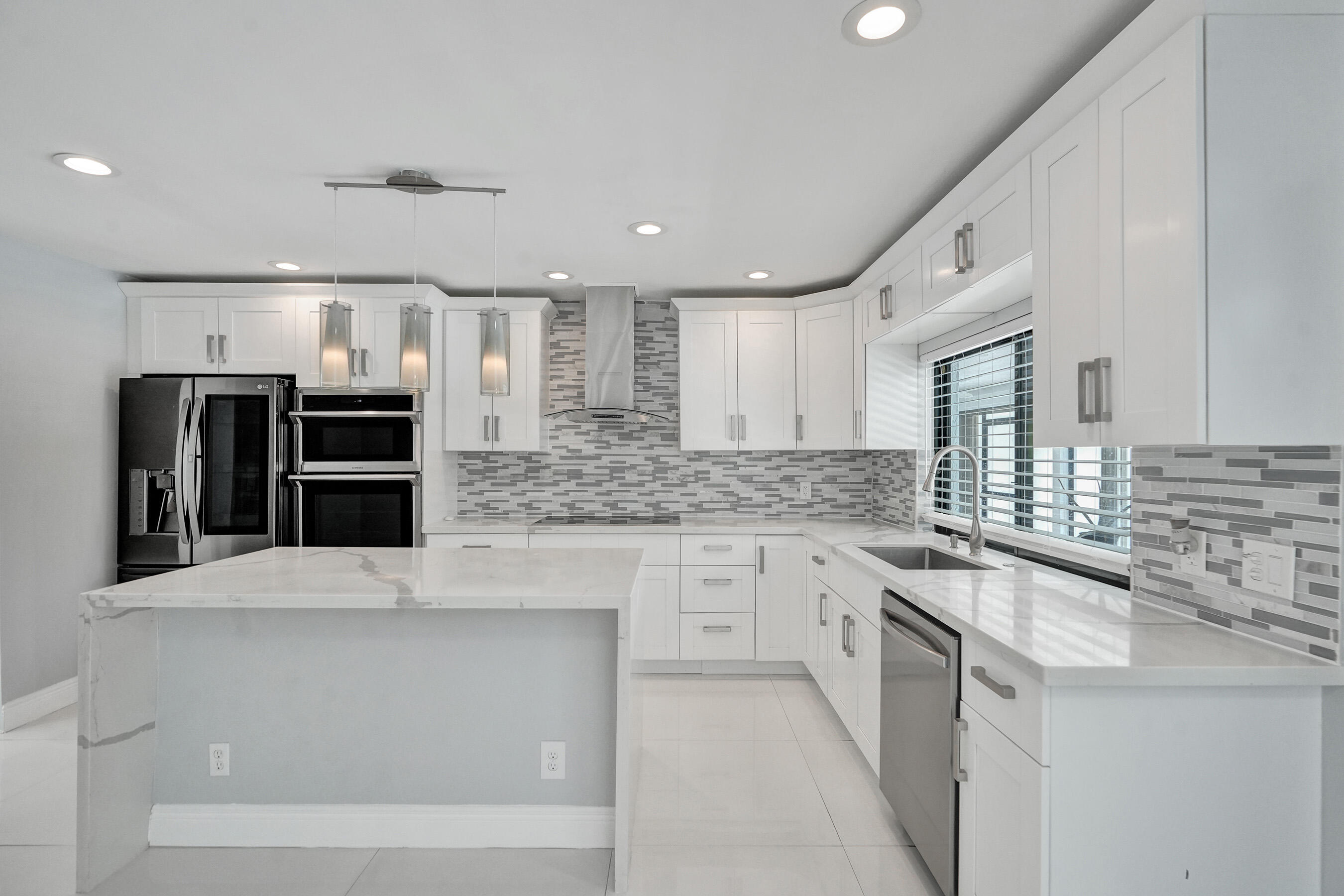 7475 Estrella, Boca Raton FL 33433
