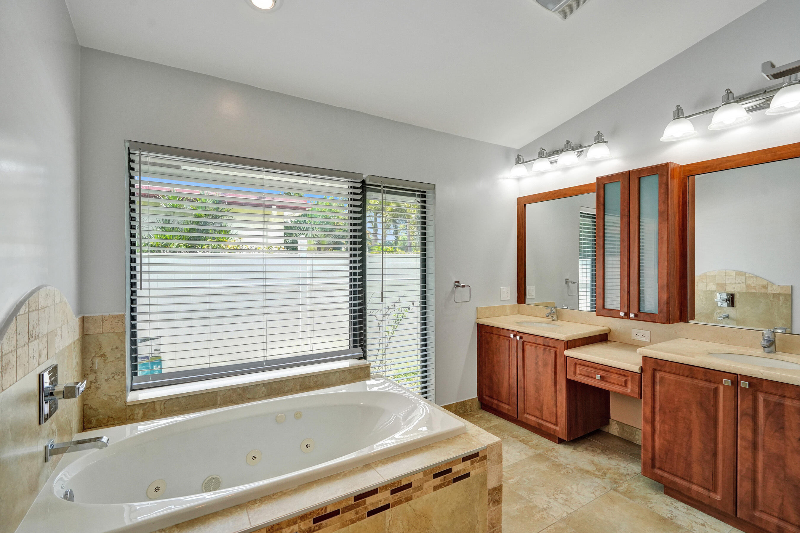 7475 Estrella, Boca Raton FL 33433
