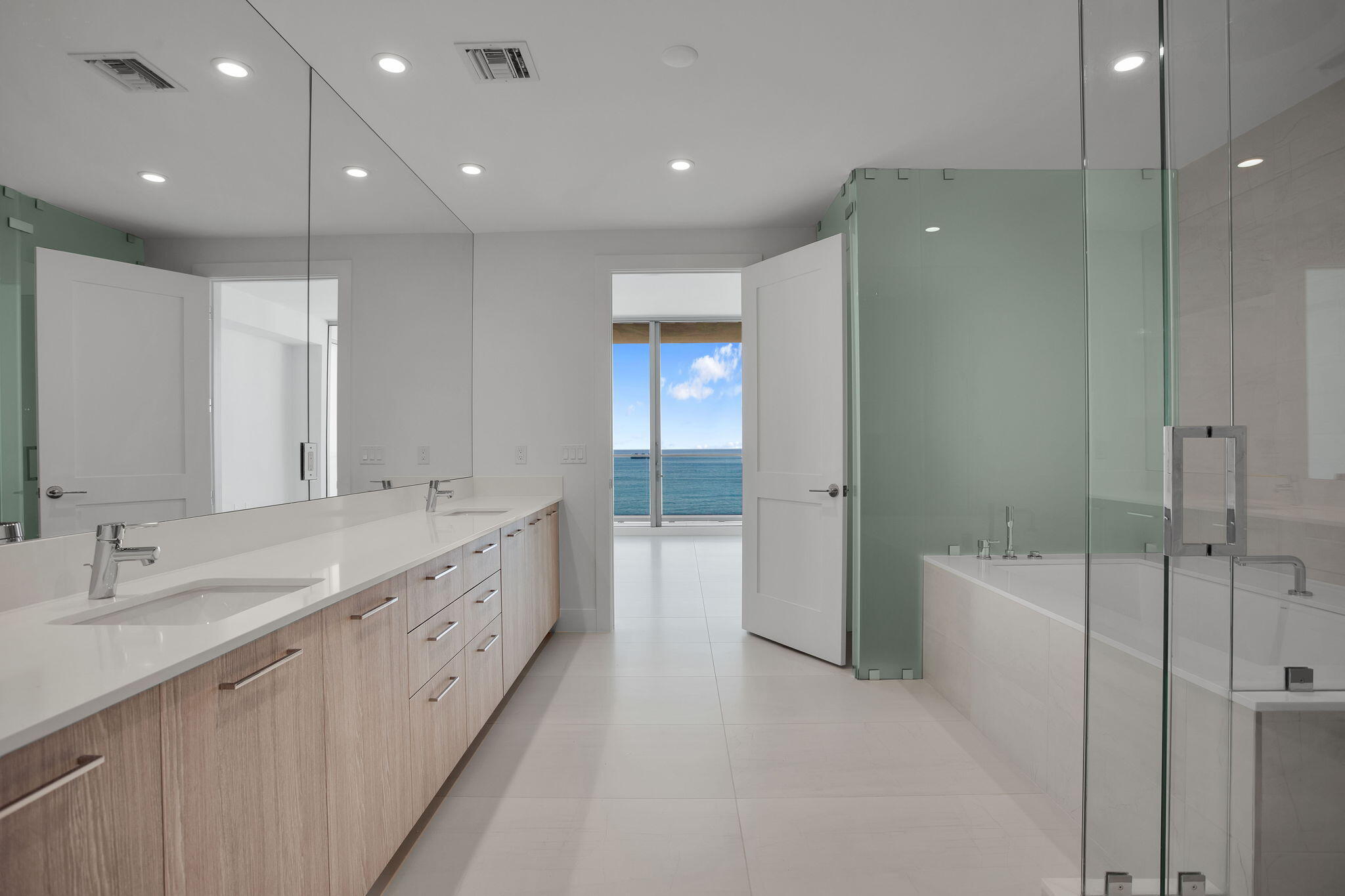 151 N Seabreeze #1204, Fort Lauderdale FL 33304