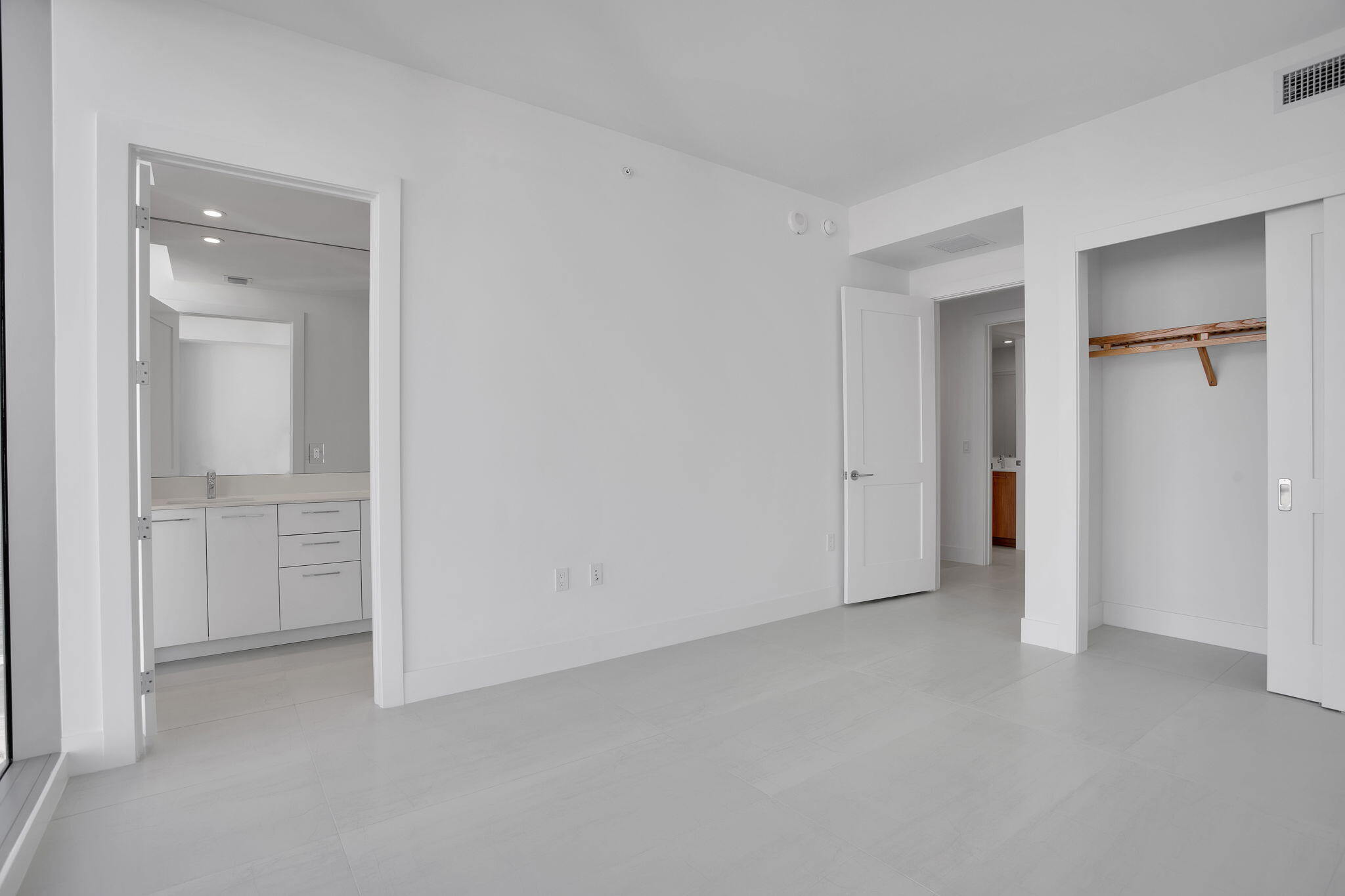 151 N Seabreeze #1204, Fort Lauderdale FL 33304