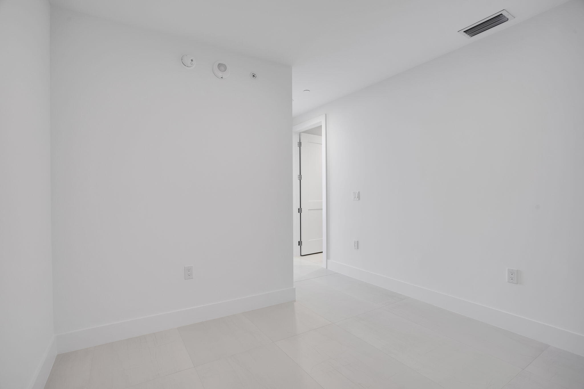 151 N Seabreeze #1204, Fort Lauderdale FL 33304