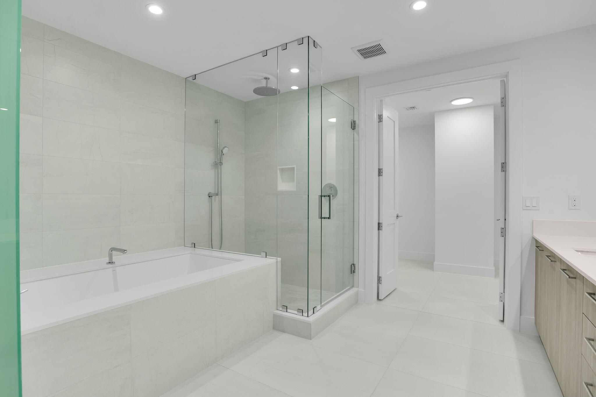 151 N Seabreeze #1204, Fort Lauderdale FL 33304