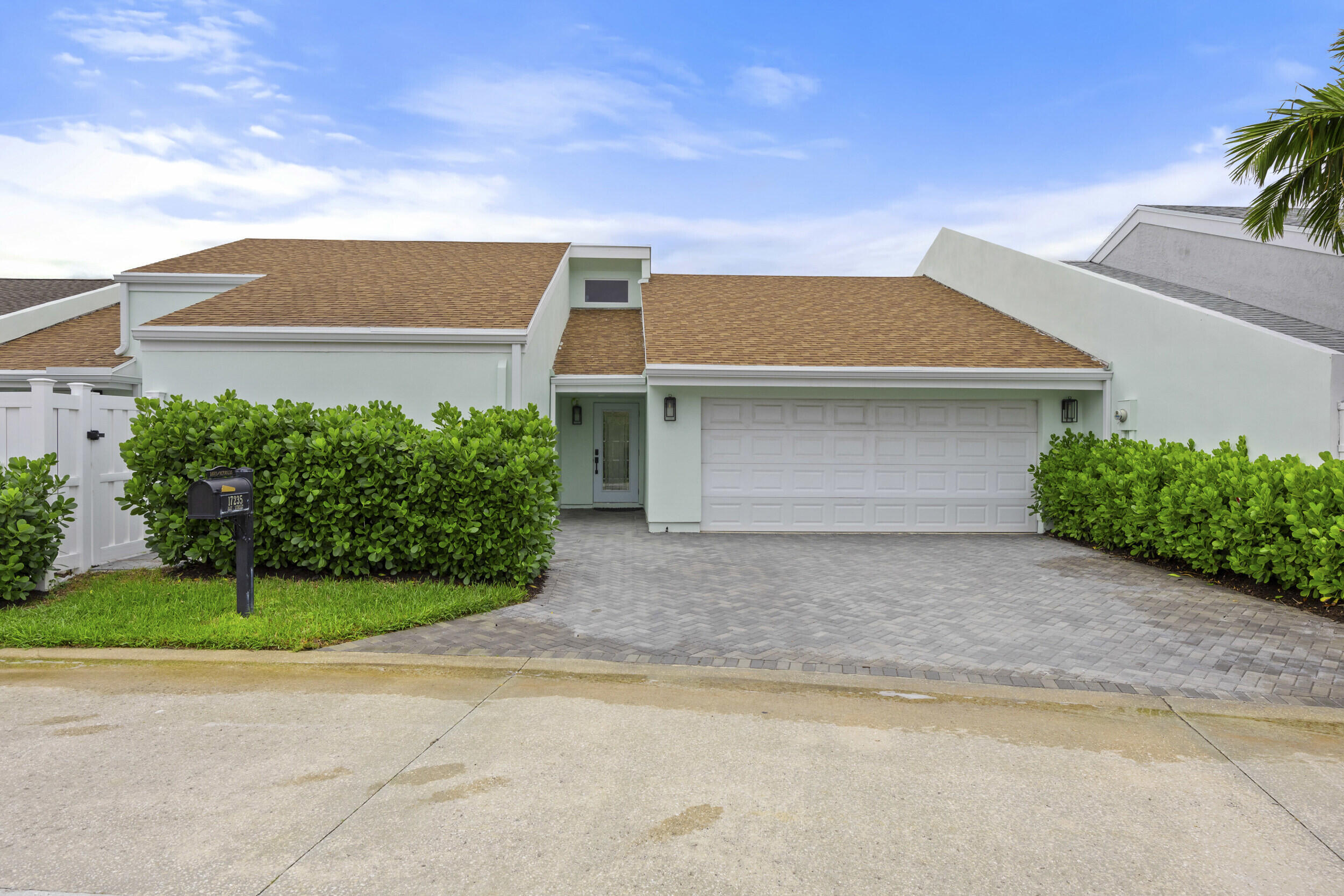 17235 Bay, Jupiter FL 33477
