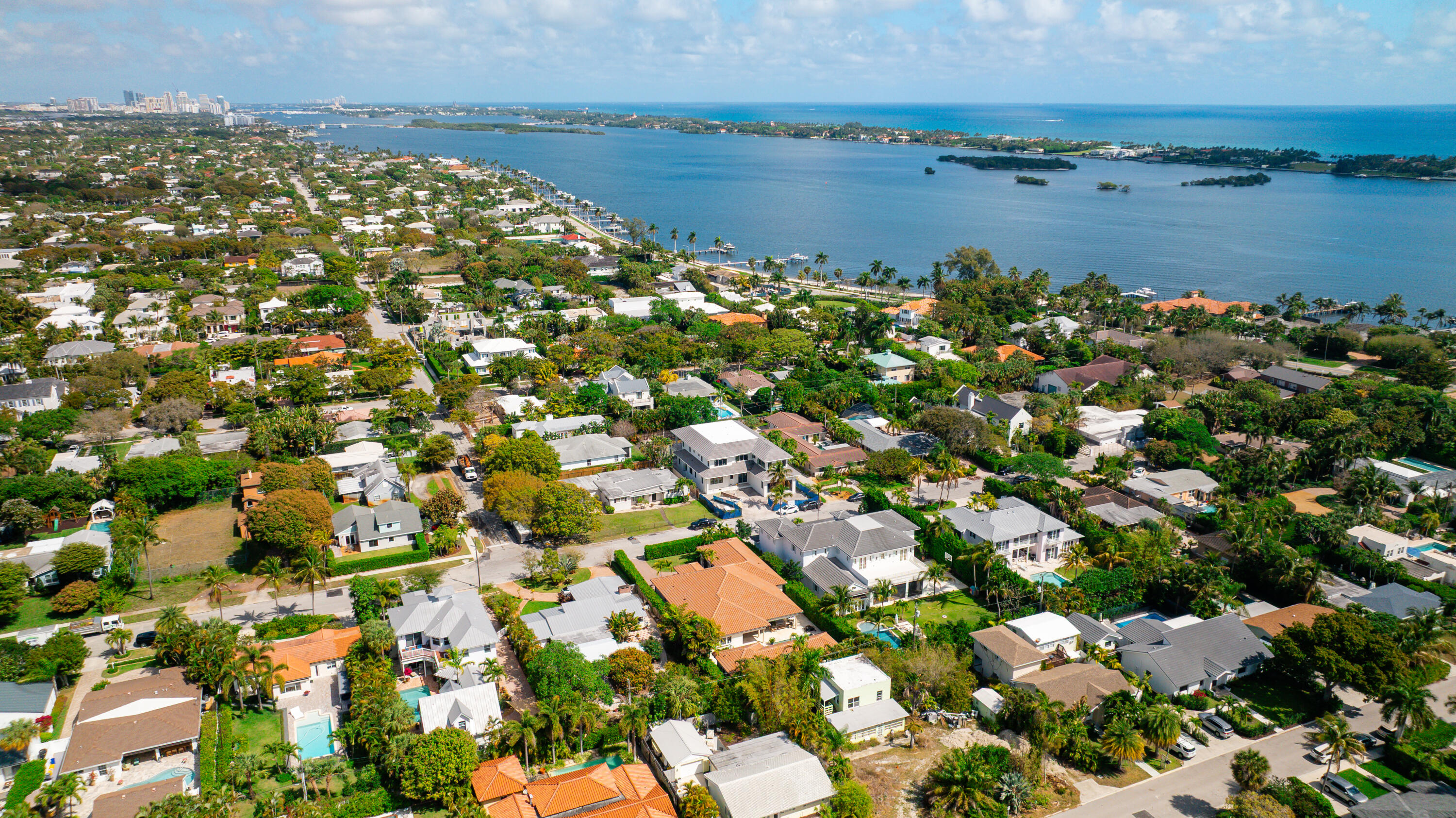 145 Alhambra, West Palm Beach FL 33405