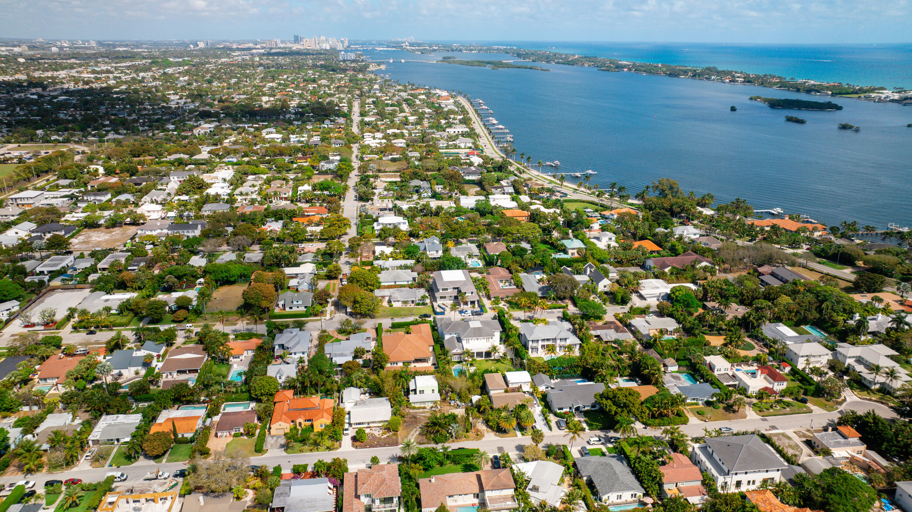 145 Alhambra, West Palm Beach FL 33405