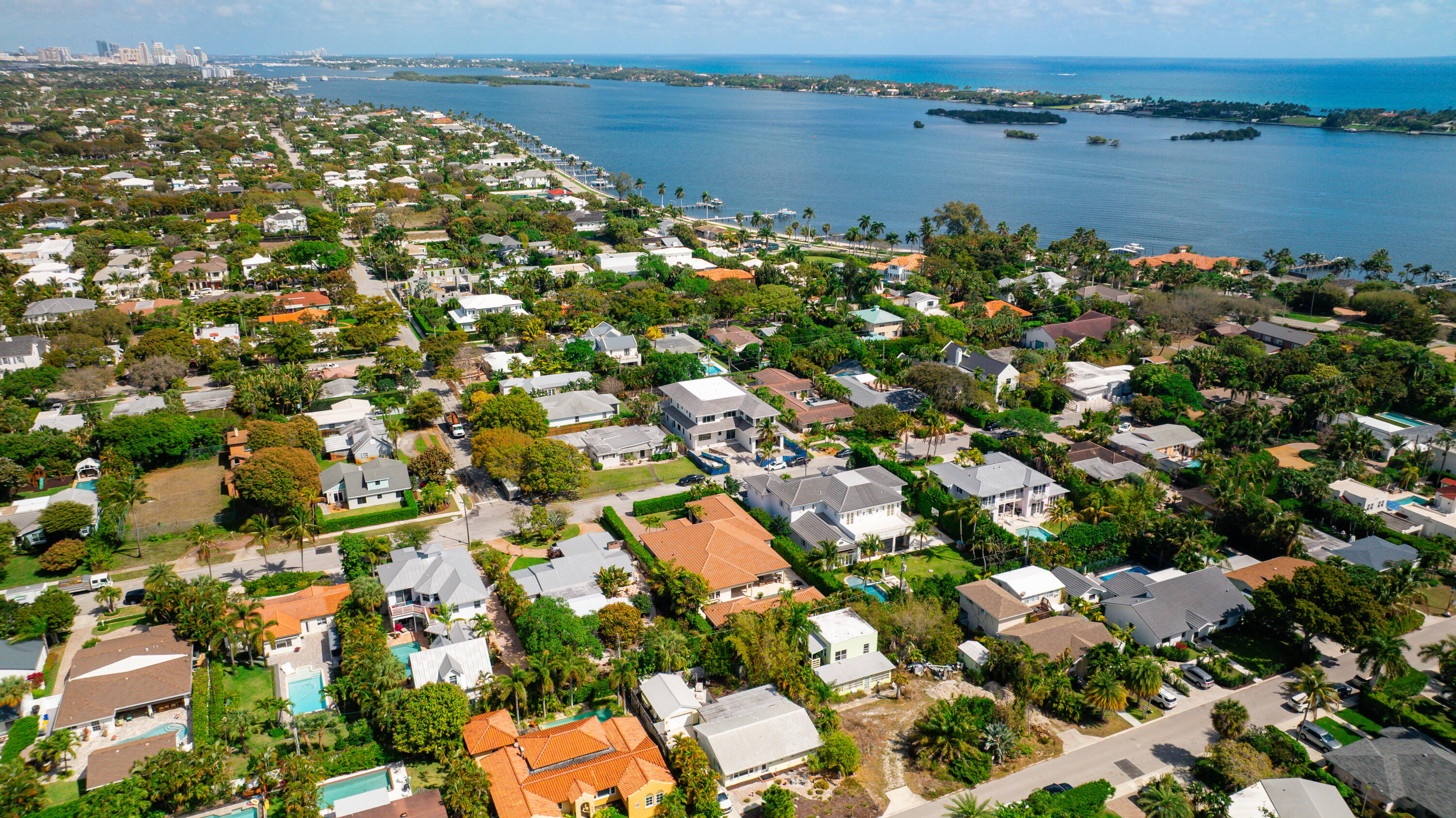 145 Alhambra, West Palm Beach FL 33405