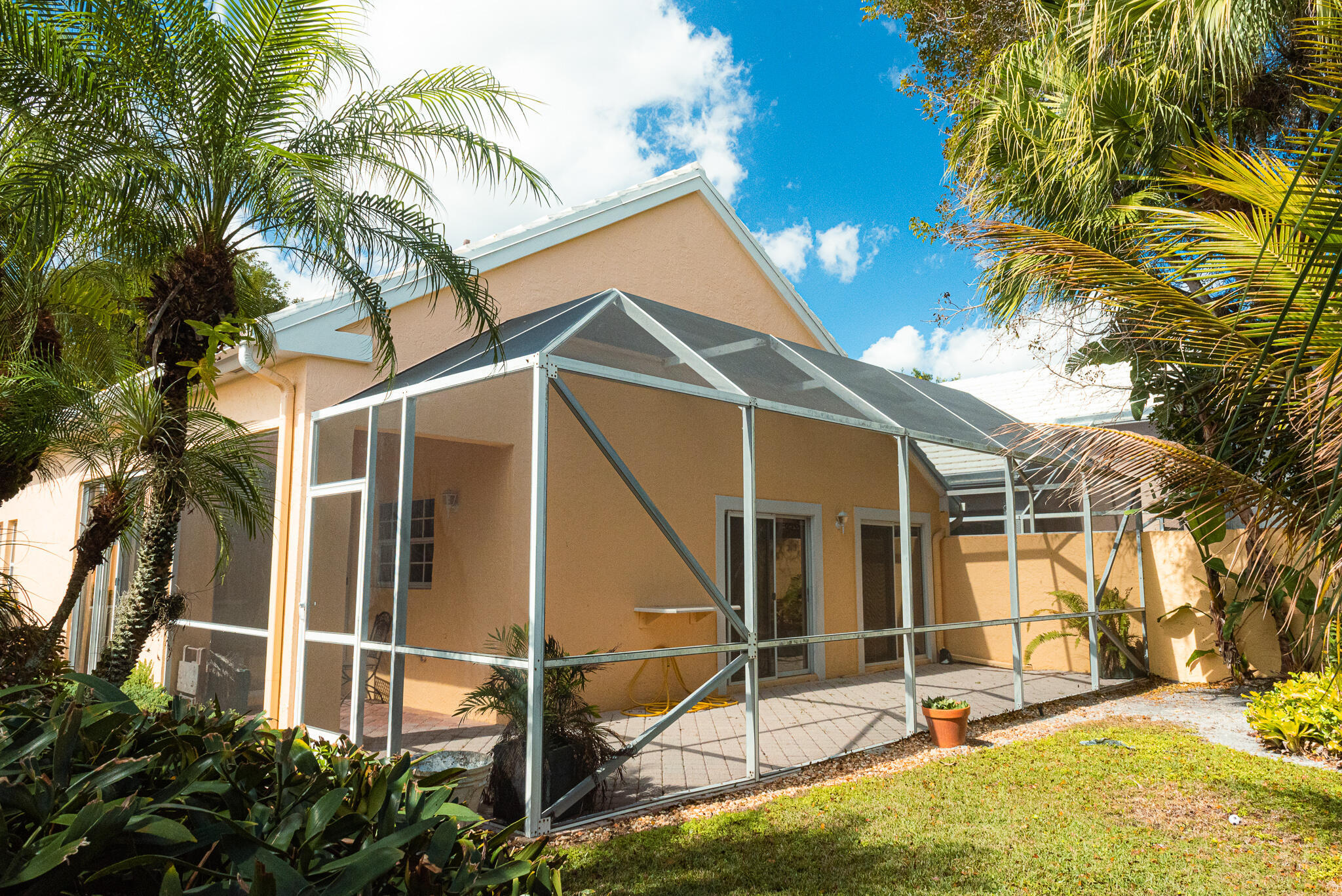 1100 Lytham, West Palm Beach FL 33411