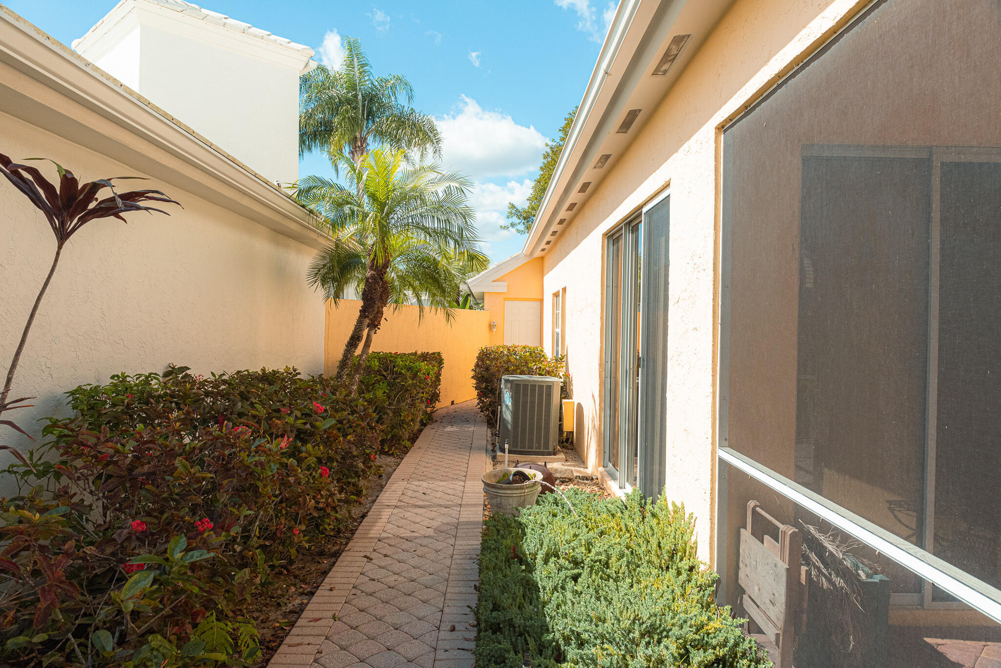1100 Lytham, West Palm Beach FL 33411