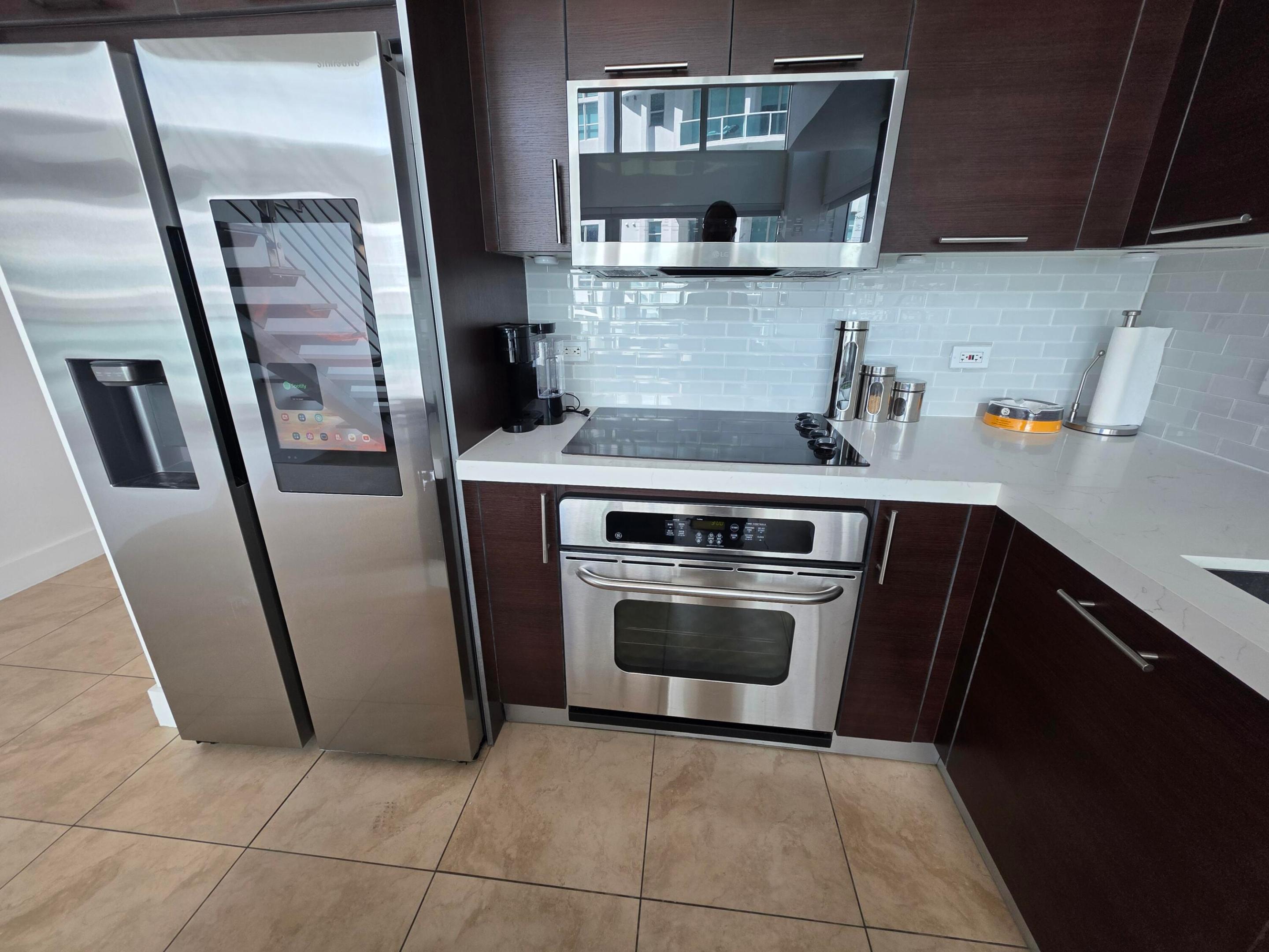 41 SE 5th #1917, Miami FL 33131