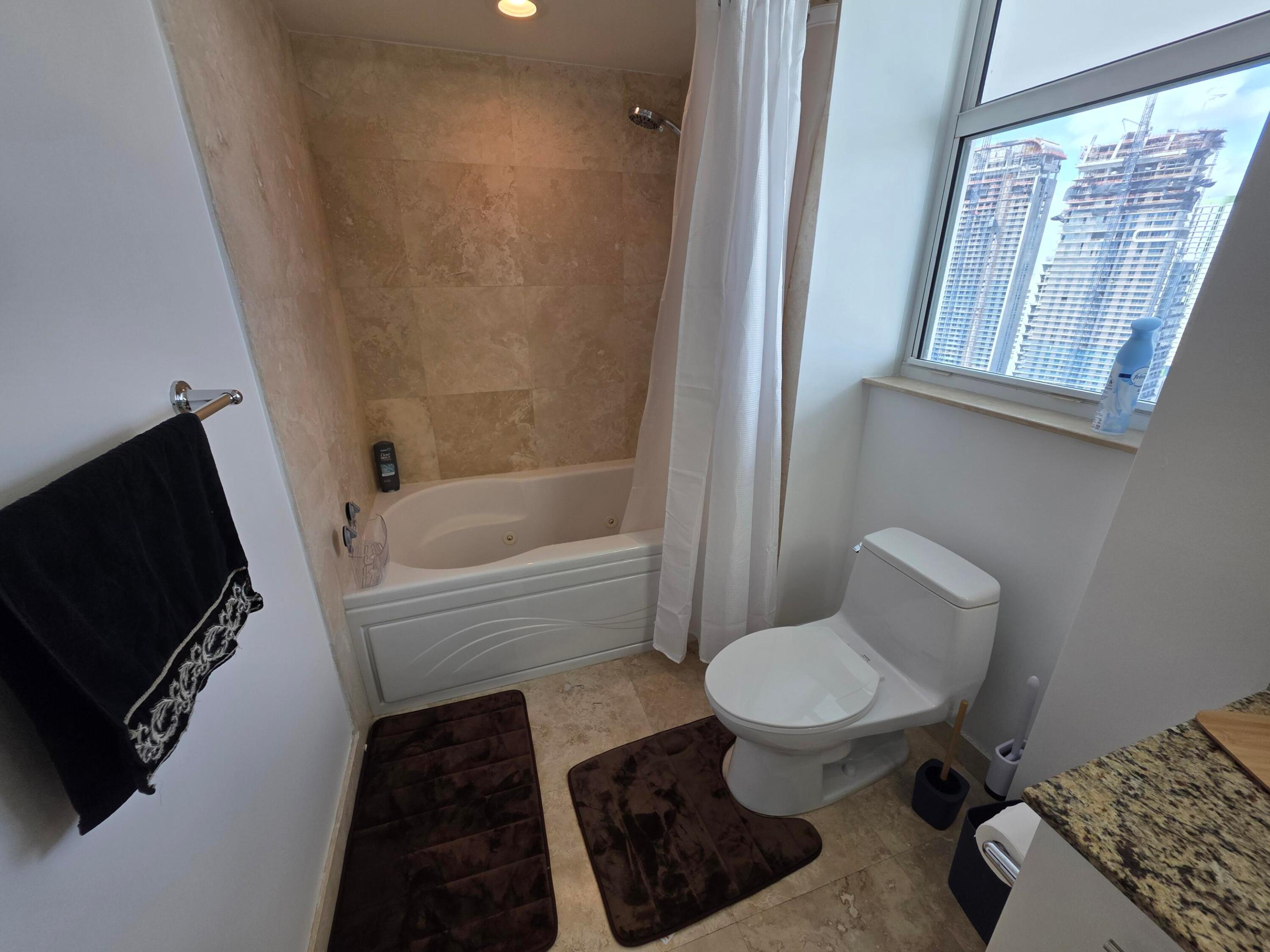 41 SE 5th #1917, Miami FL 33131