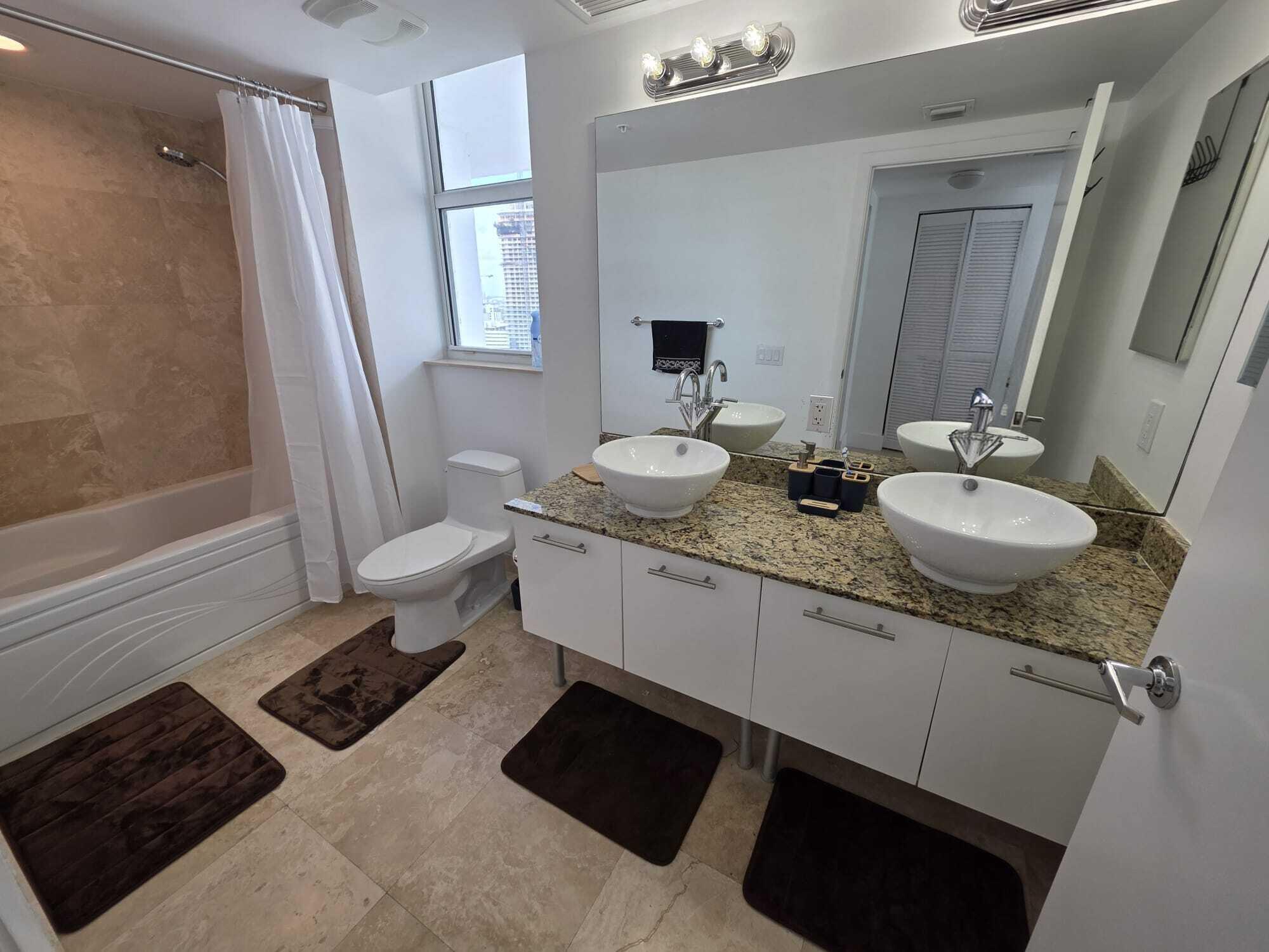 41 SE 5th #1917, Miami FL 33131