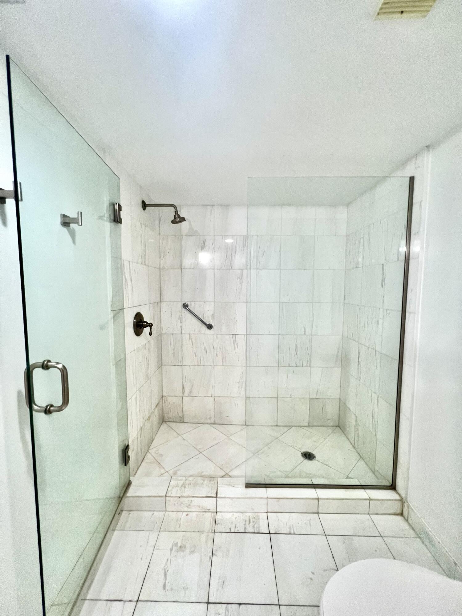 3400 NE 192nd Street #1102, Aventura FL 33180