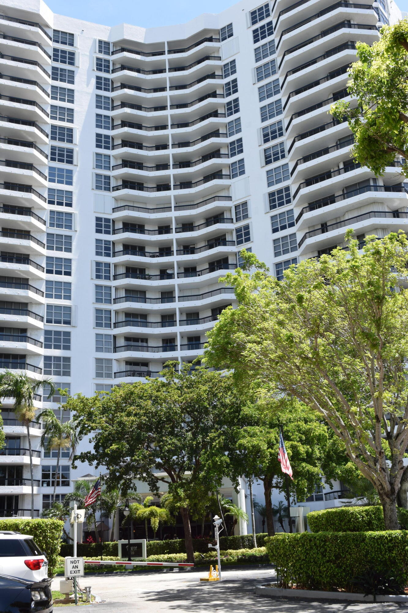 3400 NE 192nd Street #1102, Aventura FL 33180
