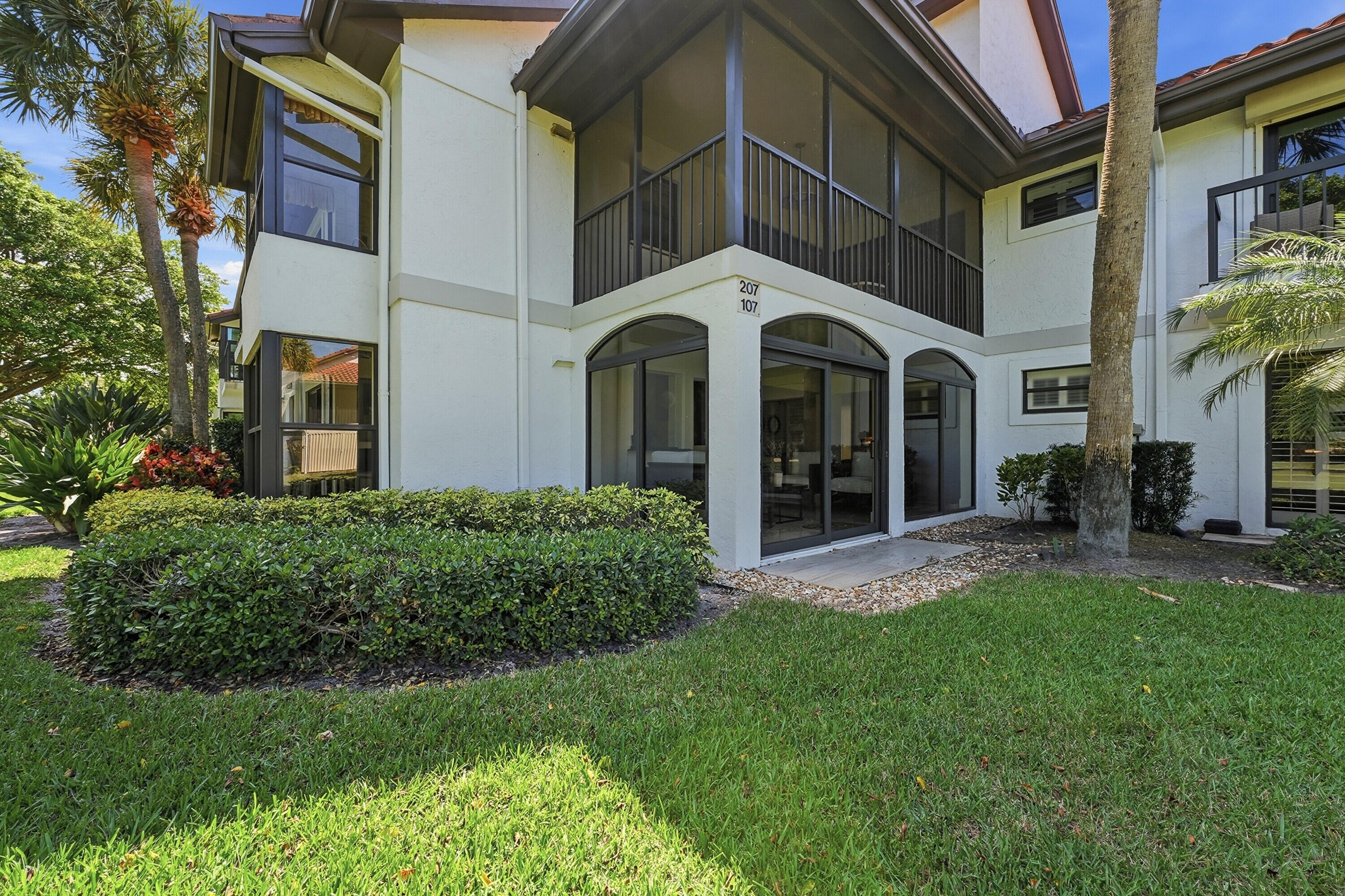 16648 Traders #107, Jupiter FL 33477