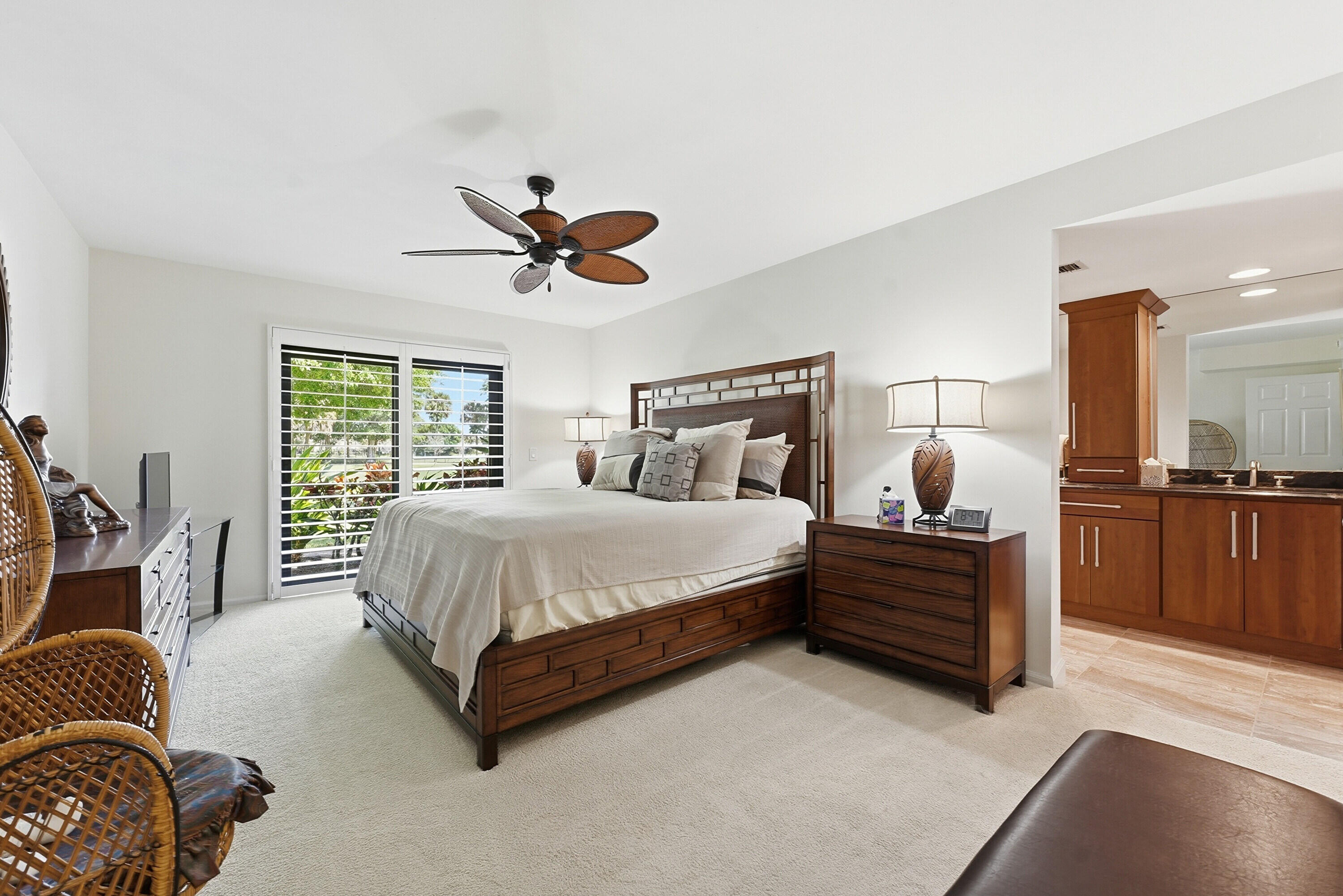 16648 Traders #107, Jupiter FL 33477