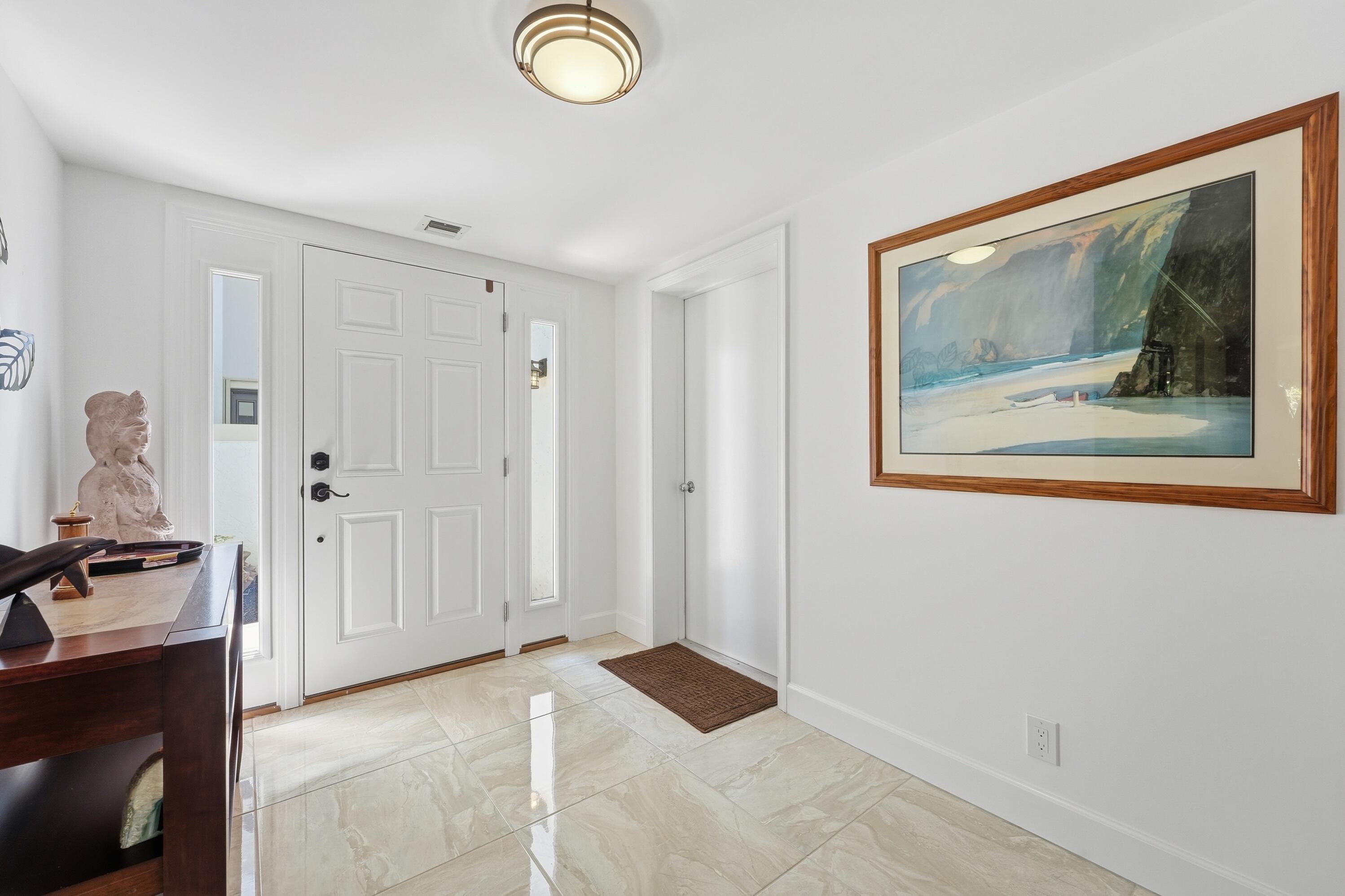 16648 Traders #107, Jupiter FL 33477