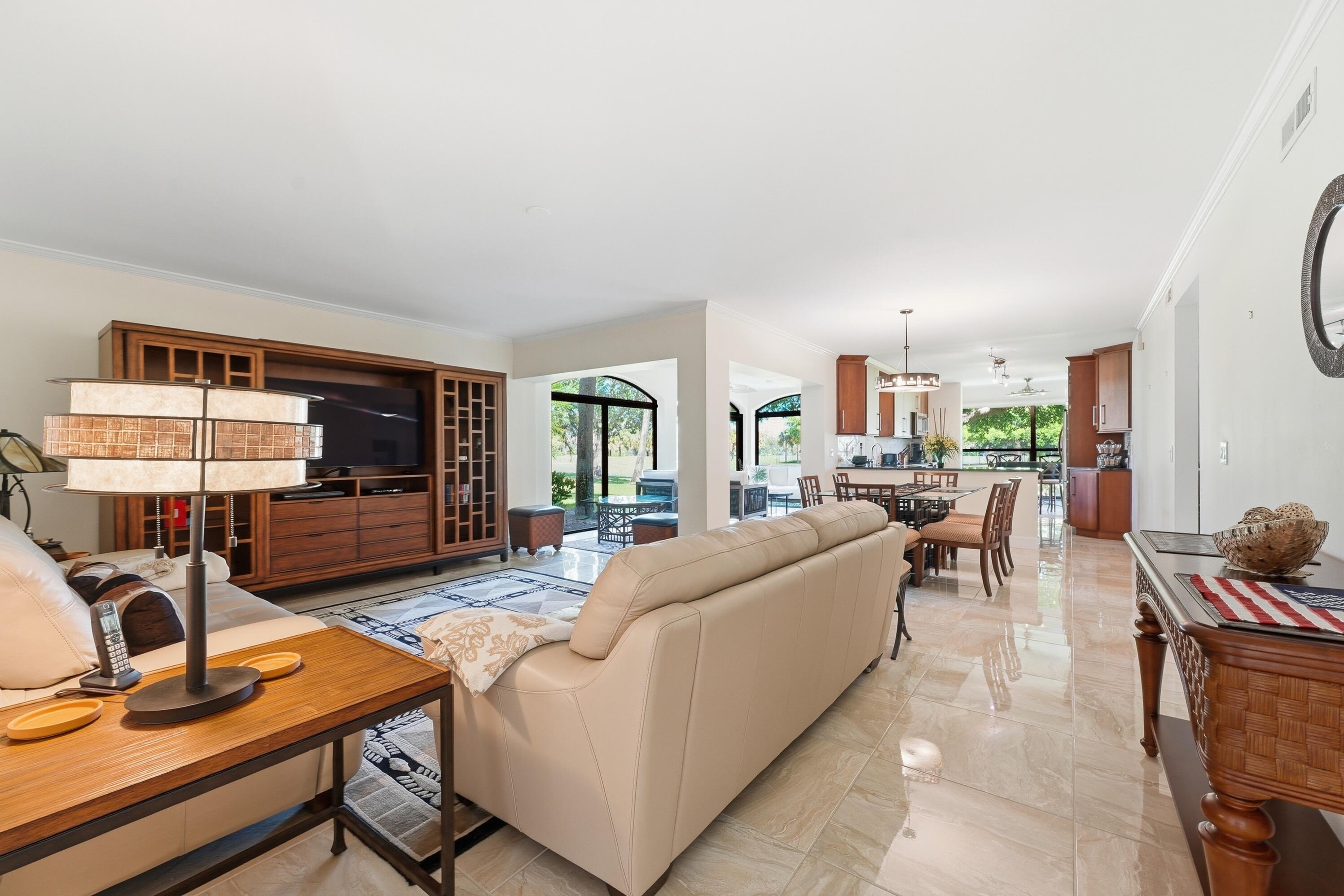 16648 Traders #107, Jupiter FL 33477