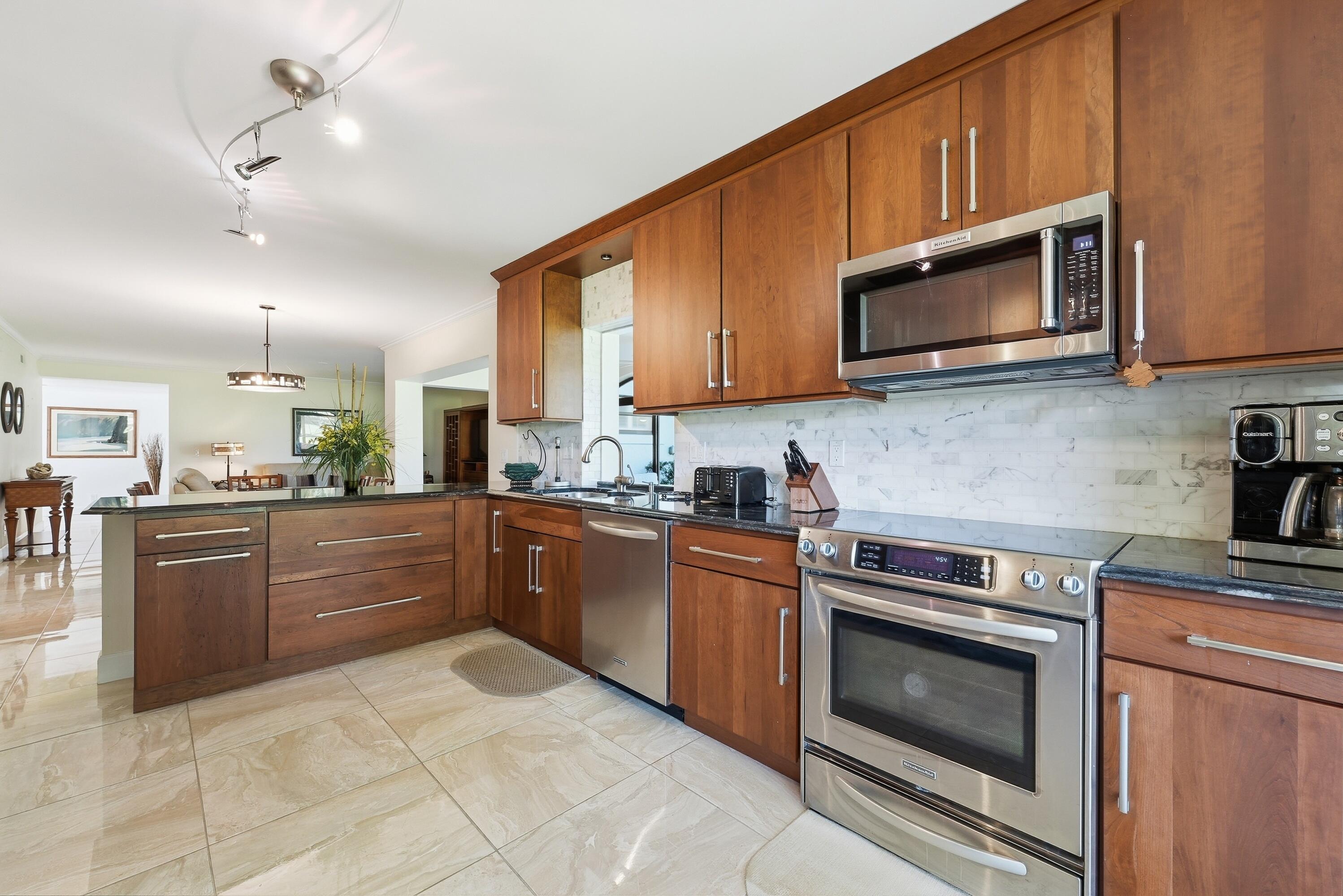 16648 Traders #107, Jupiter FL 33477