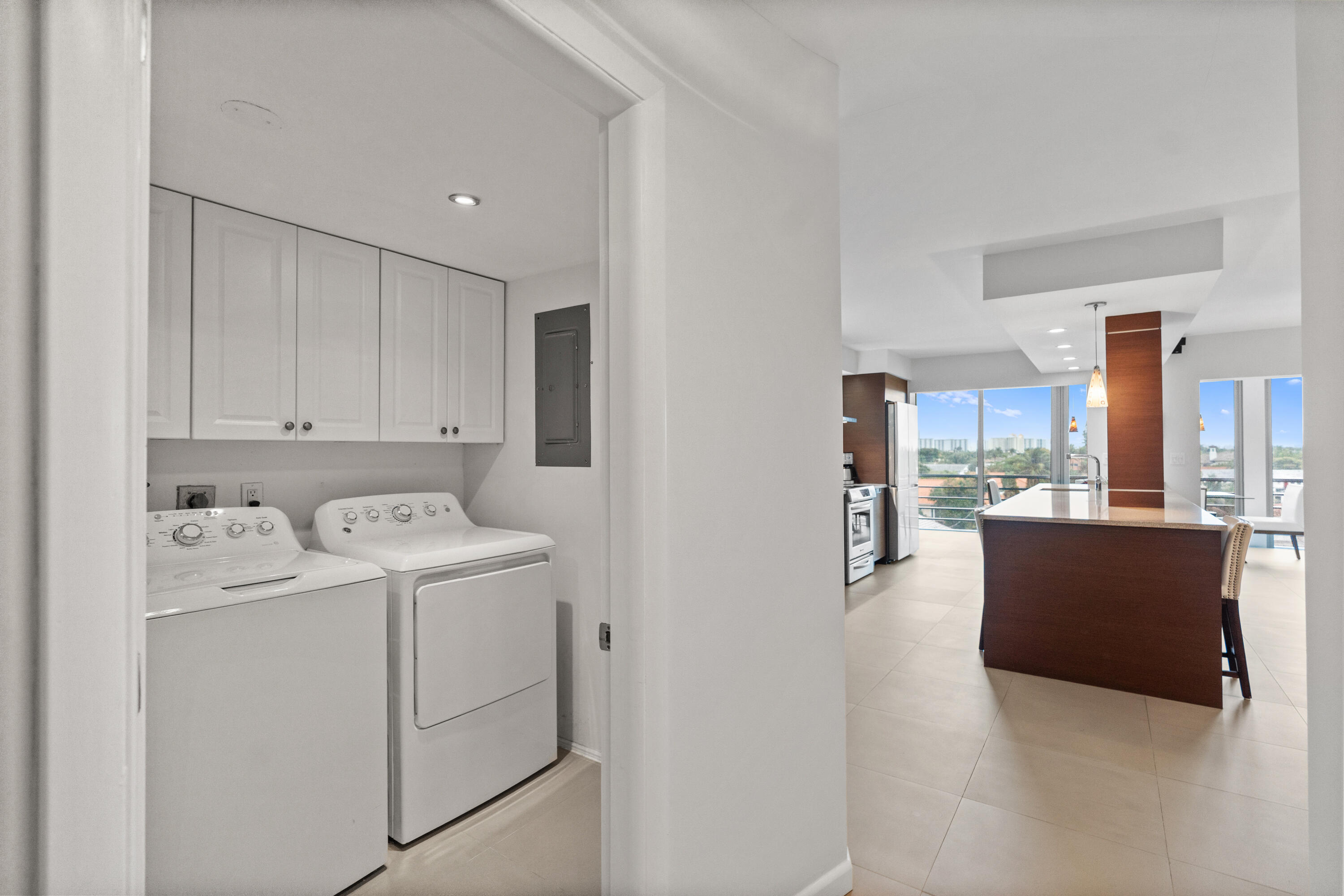 3050 NE 47th #402, Fort Lauderdale FL 33308