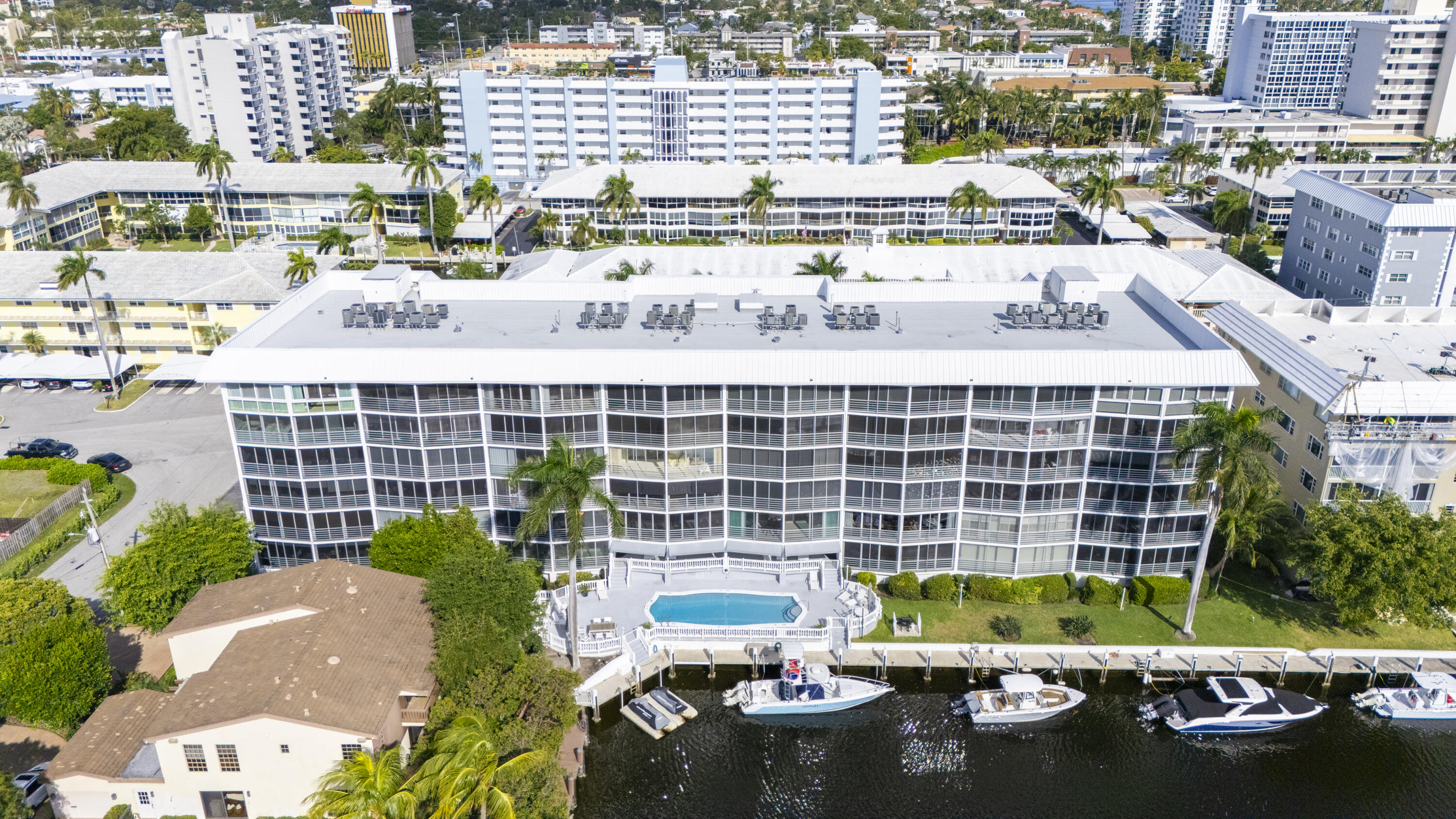 3050 NE 47th #402, Fort Lauderdale FL 33308