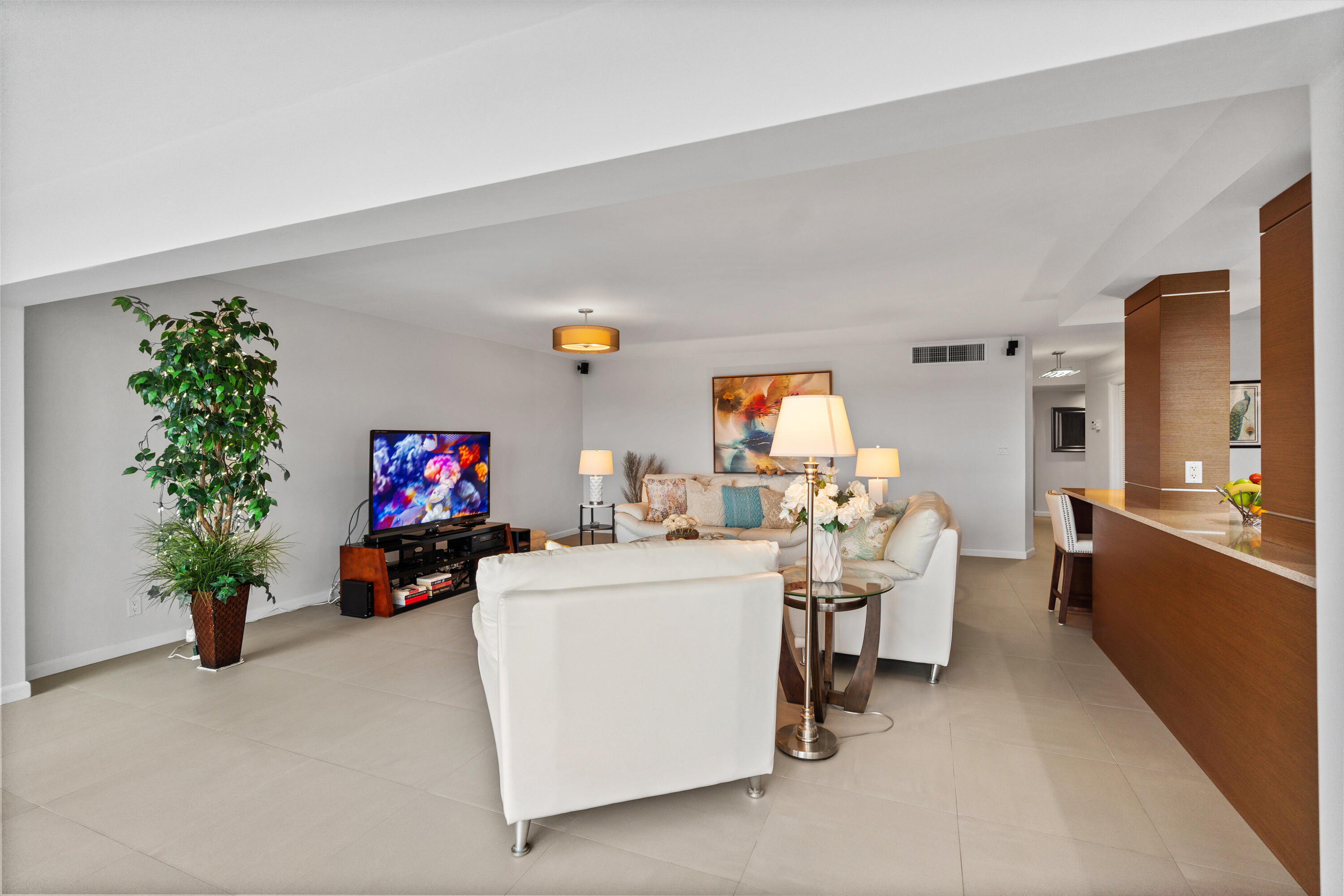 3050 NE 47th #402, Fort Lauderdale FL 33308