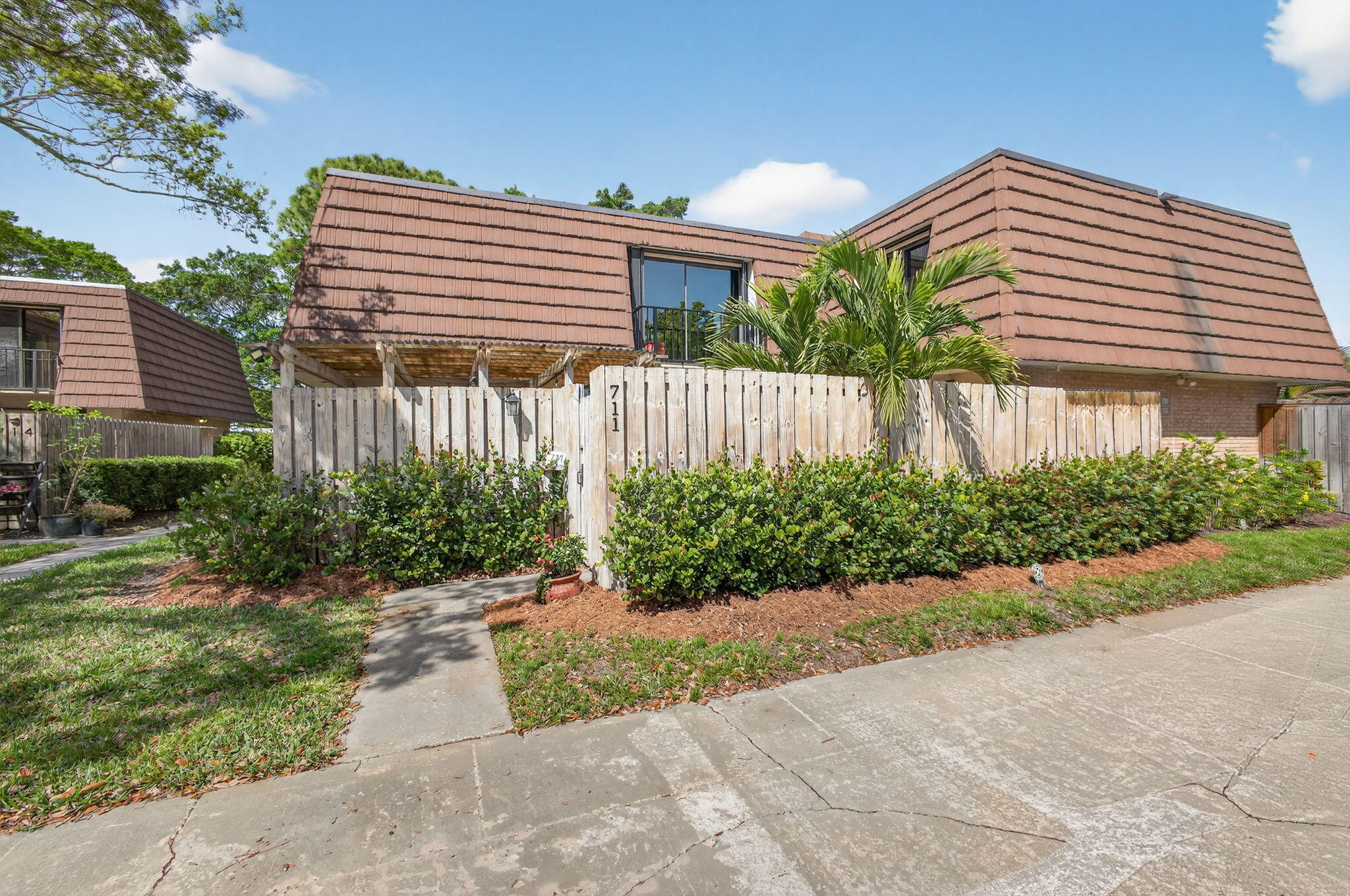 711 7th, Palm Beach Gardens FL 33418