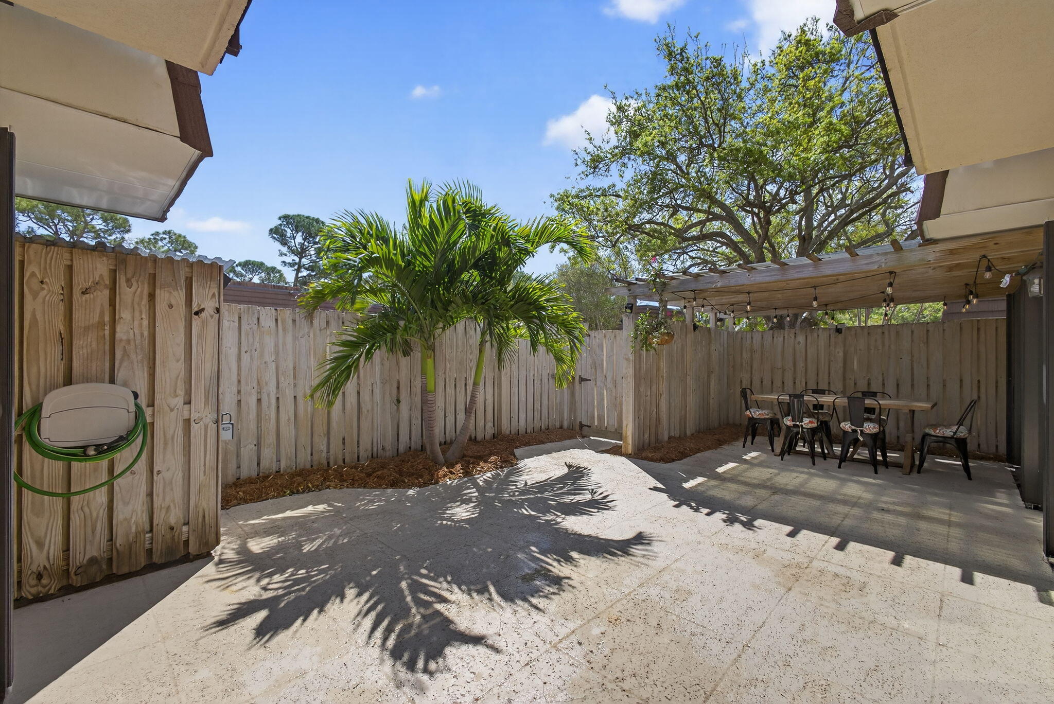 711 7th, Palm Beach Gardens FL 33418