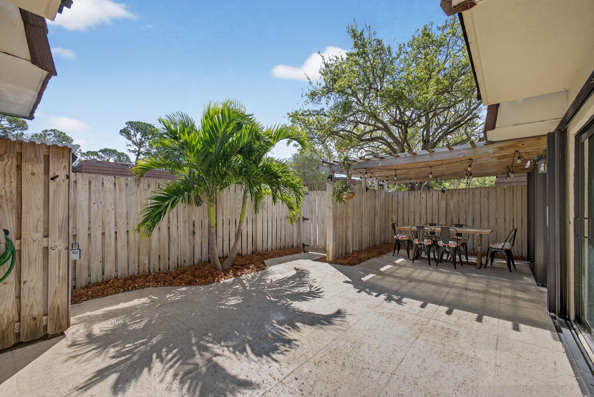 711 7th, Palm Beach Gardens FL 33418