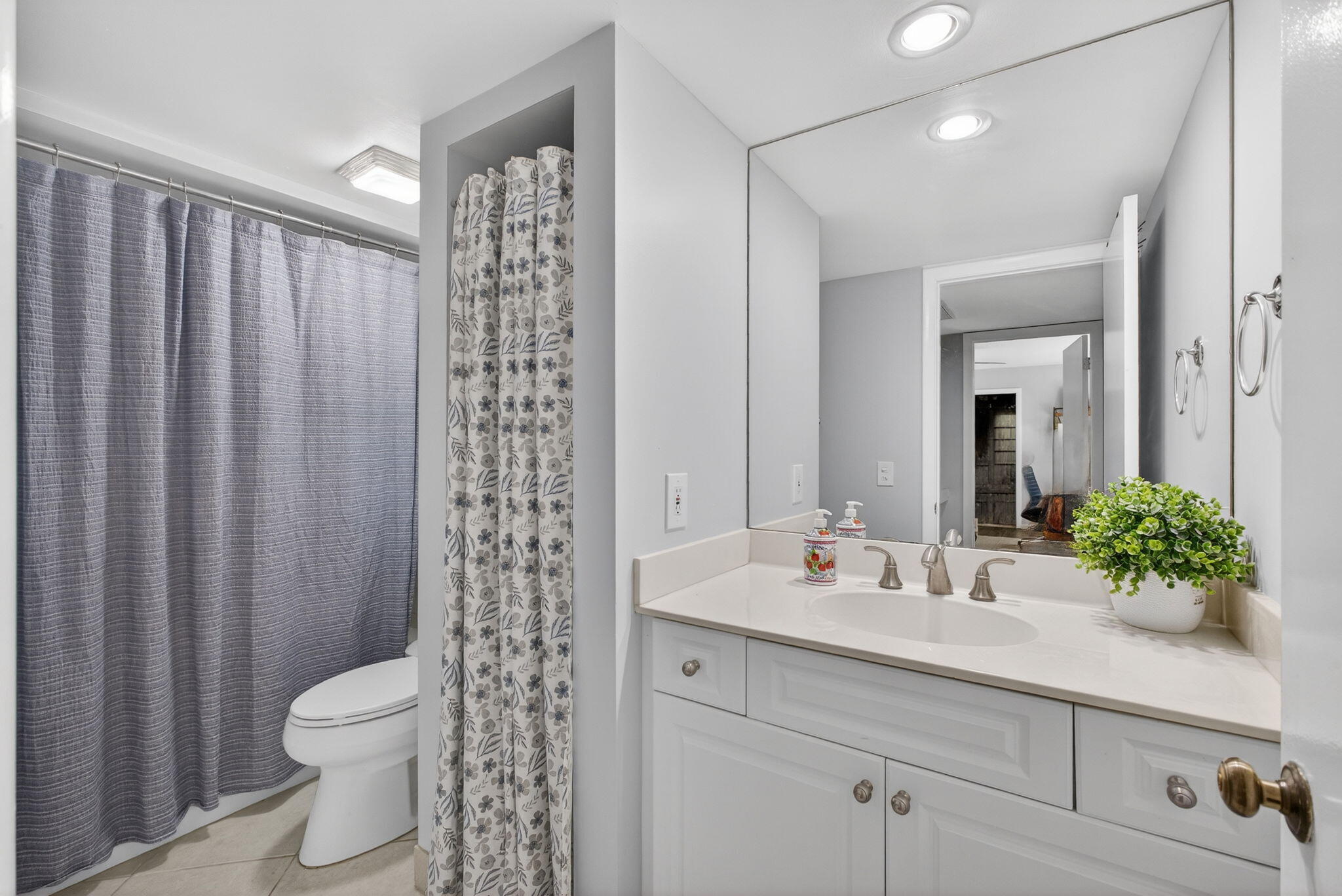 711 7th, Palm Beach Gardens FL 33418