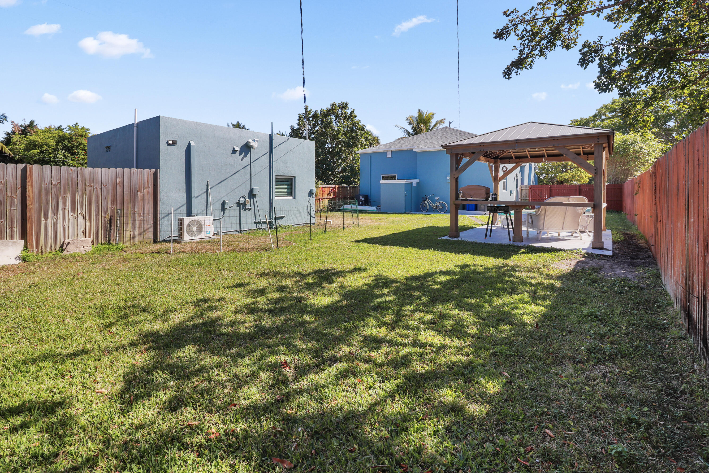 301 Hawthorne, Lake Park FL 33403