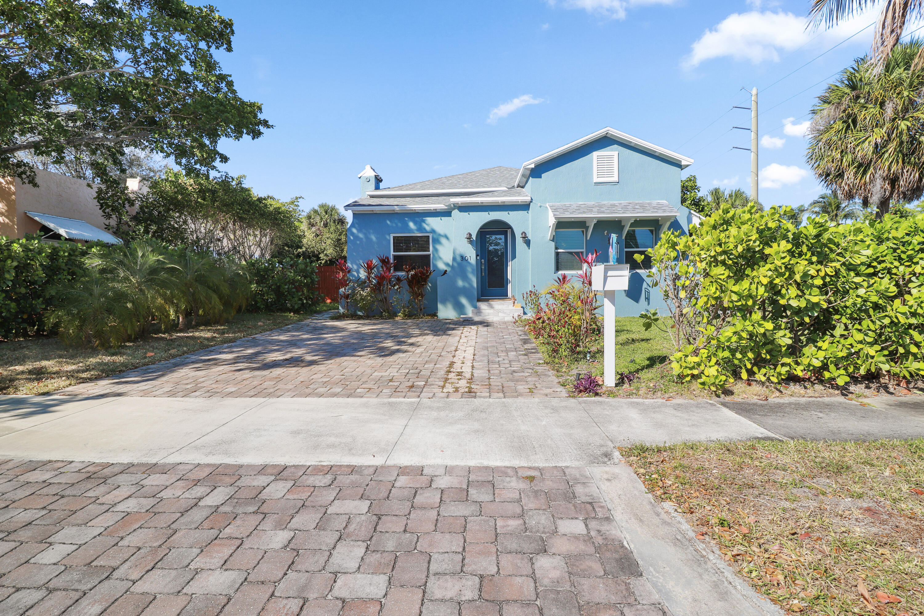 301 Hawthorne, Lake Park FL 33403