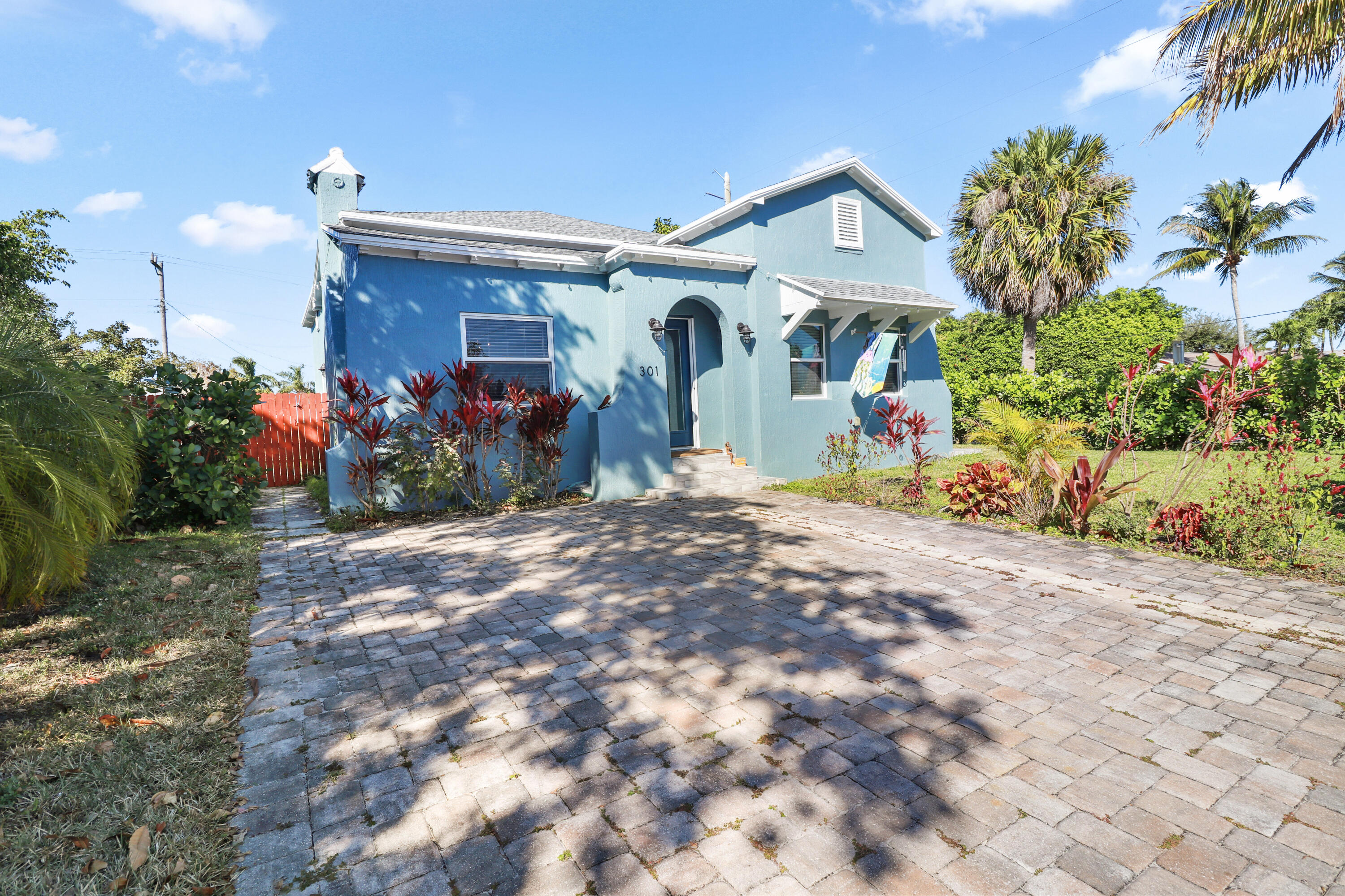 301 Hawthorne, Lake Park FL 33403