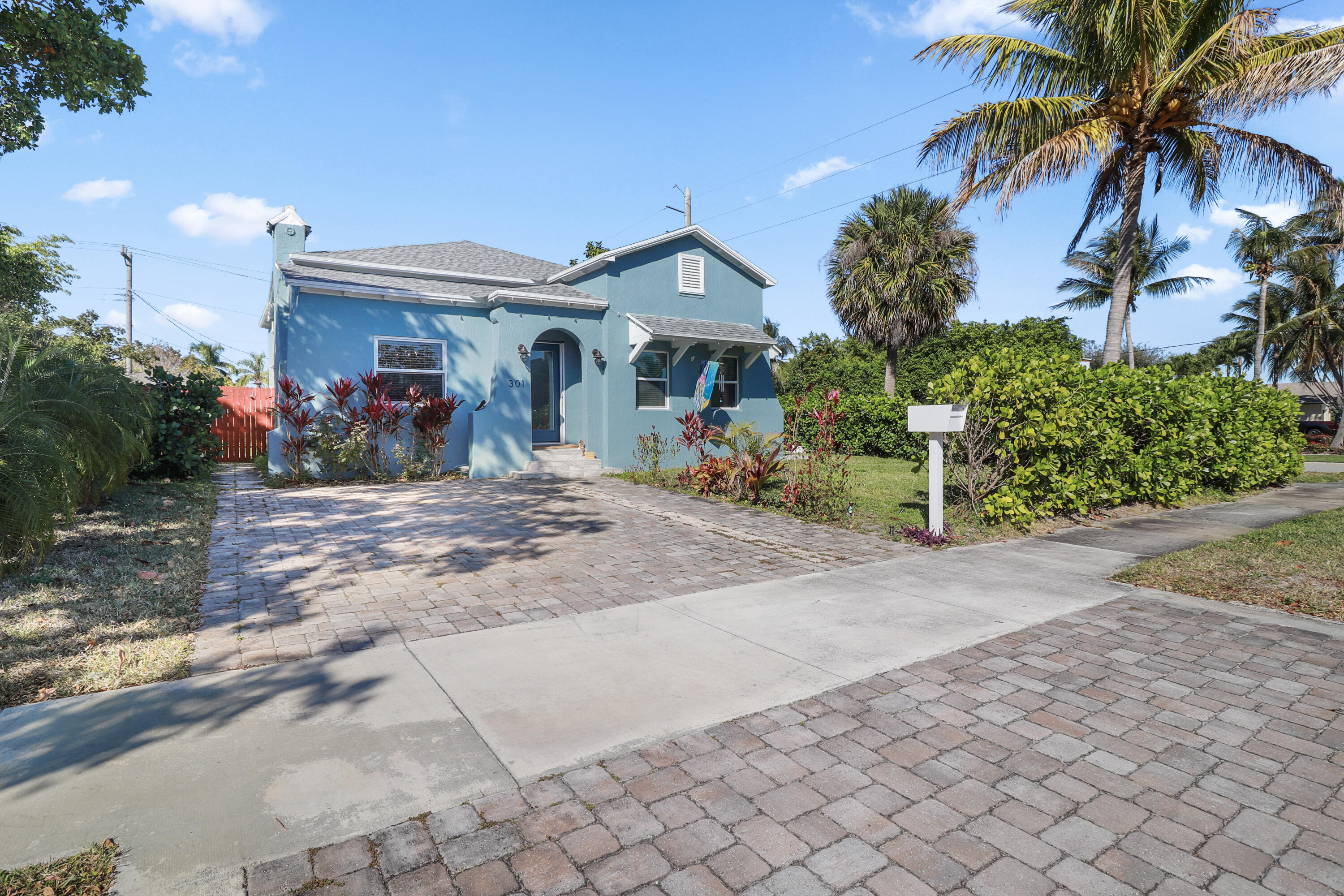 301 Hawthorne, Lake Park FL 33403