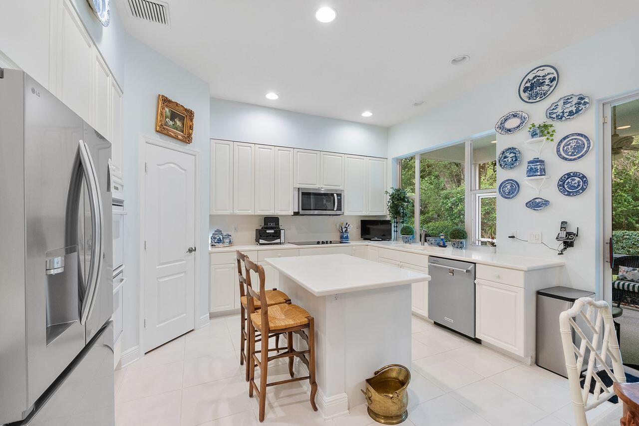 152 Oakwood, Palm Beach Gardens FL 33410