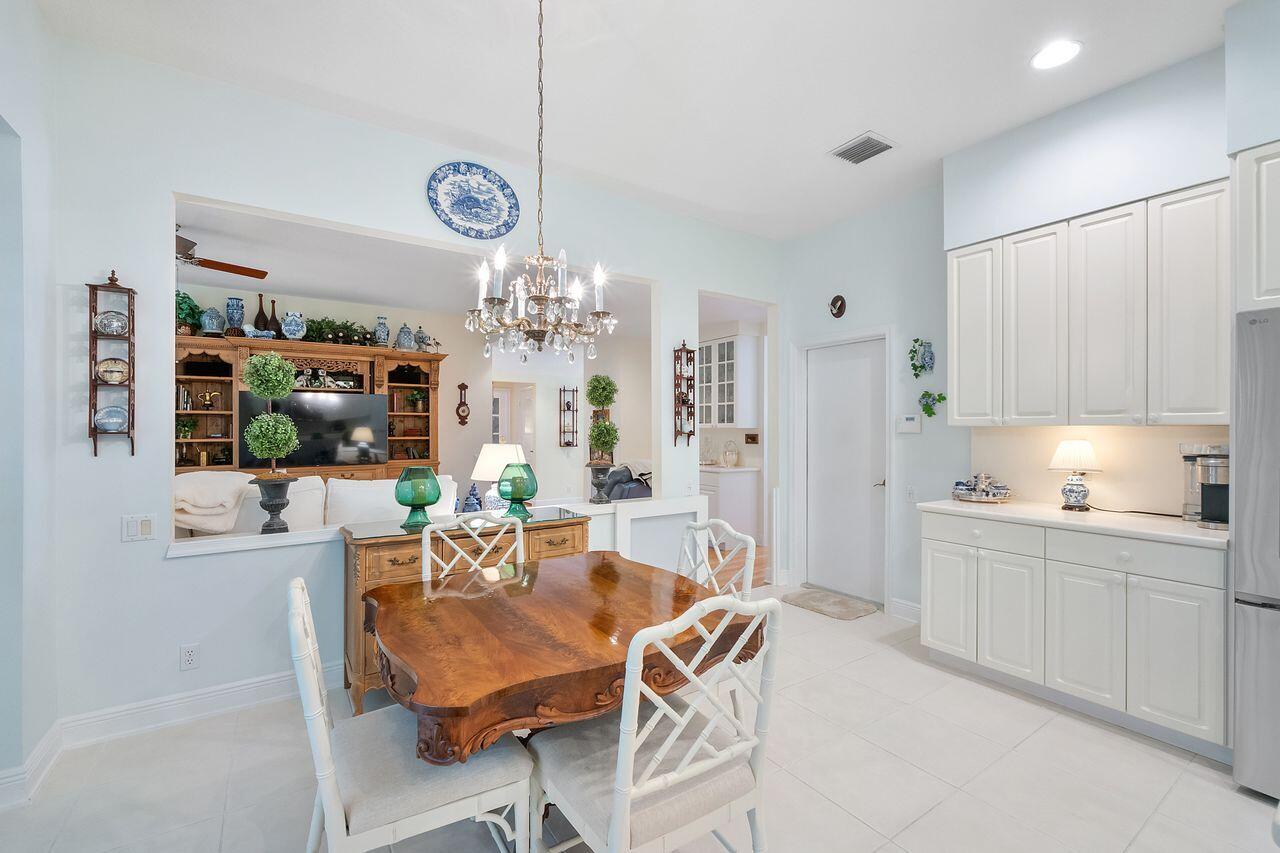 152 Oakwood, Palm Beach Gardens FL 33410
