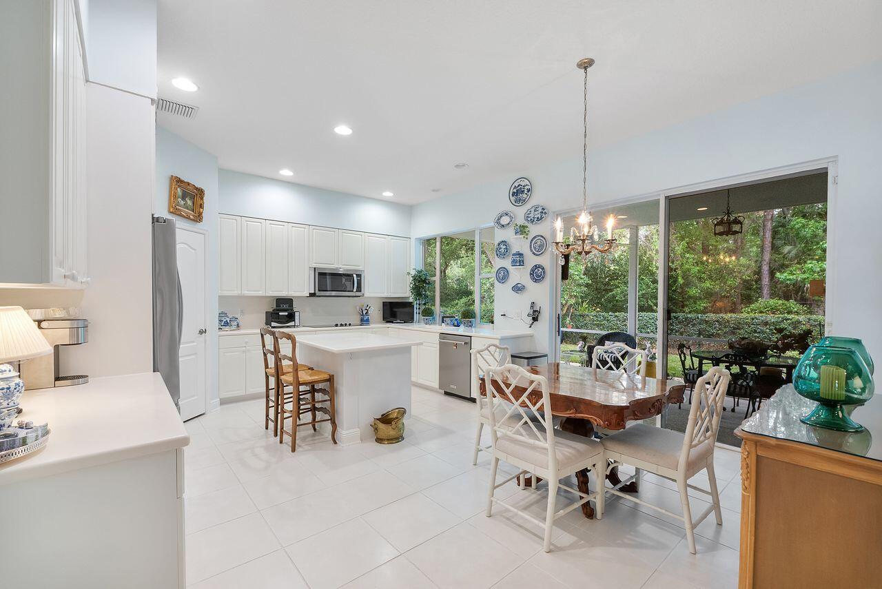152 Oakwood, Palm Beach Gardens FL 33410