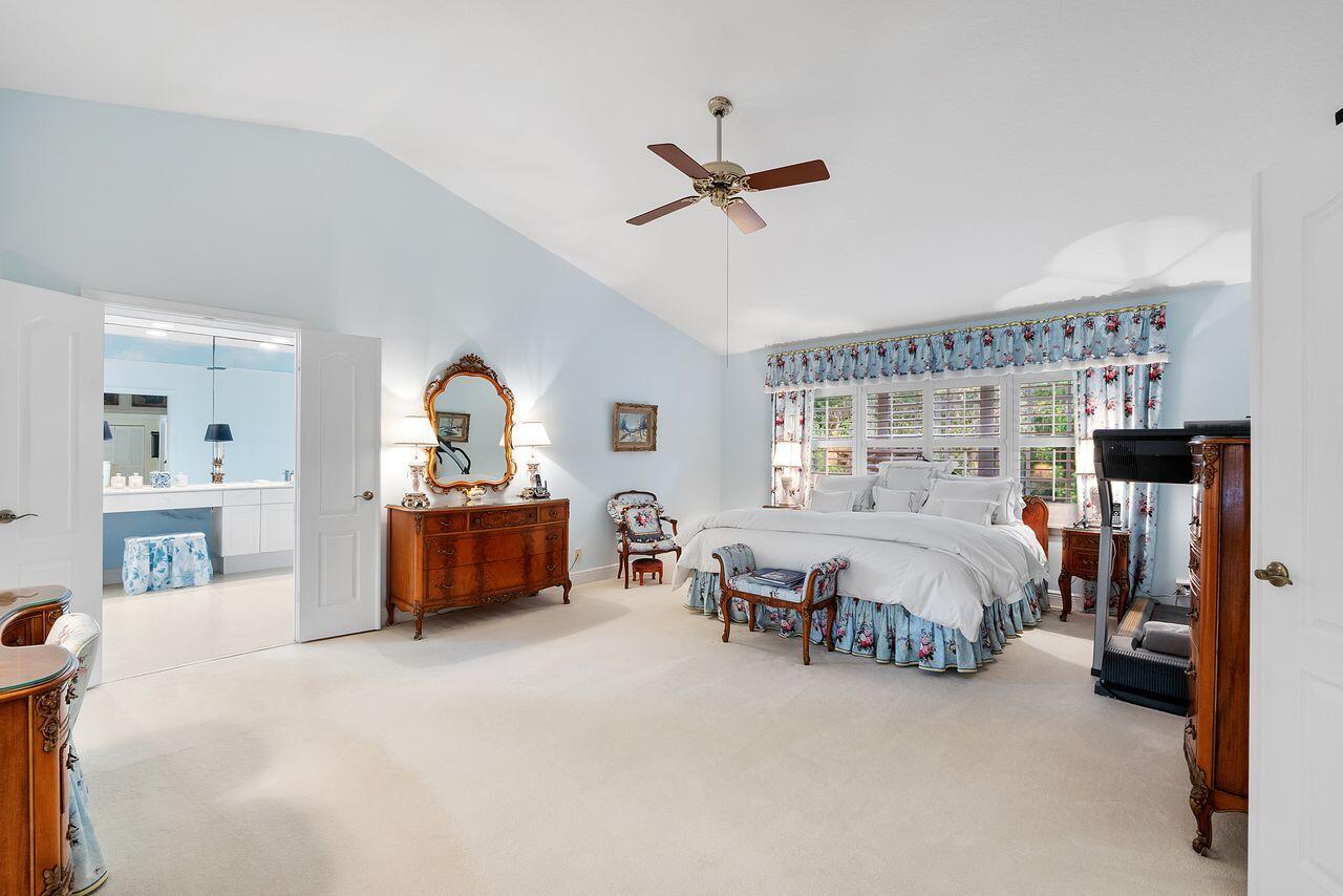 152 Oakwood, Palm Beach Gardens FL 33410