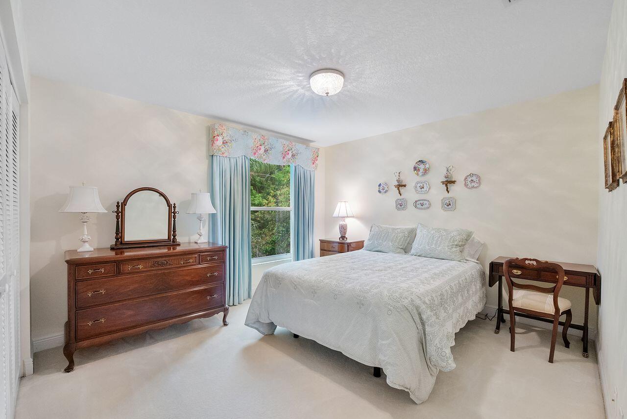 152 Oakwood, Palm Beach Gardens FL 33410